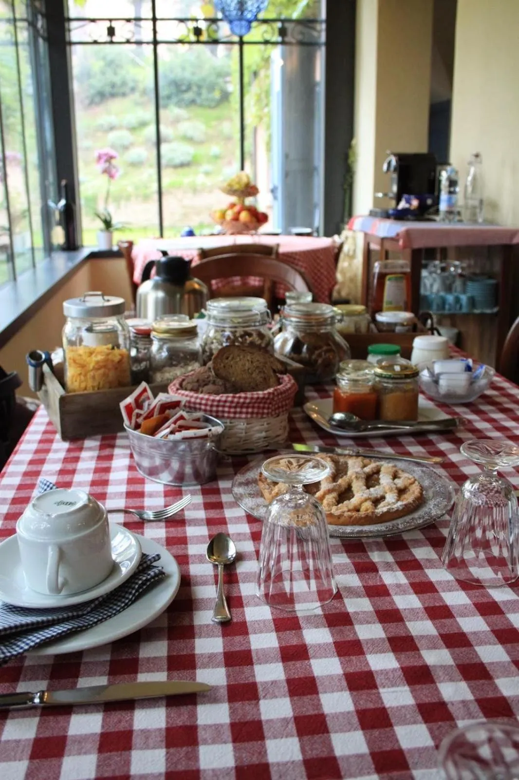 Communal lounge/ TV room in Alloggio Al San Girolamo