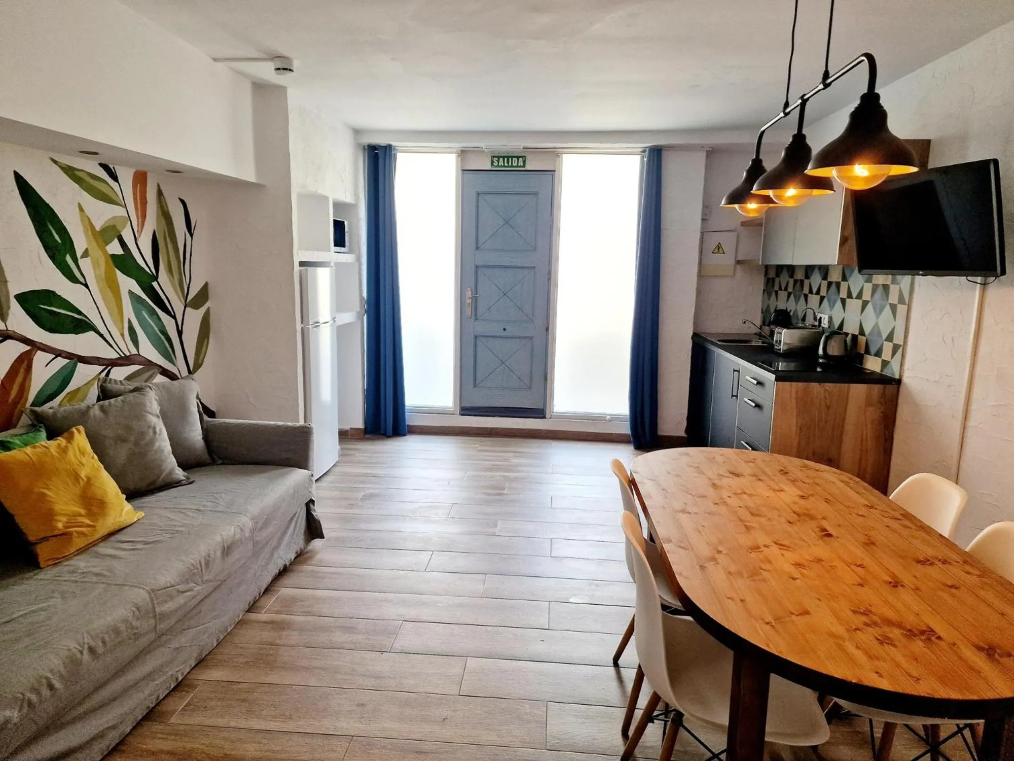 Dining area in Y Hostel - Albergue Juvenil