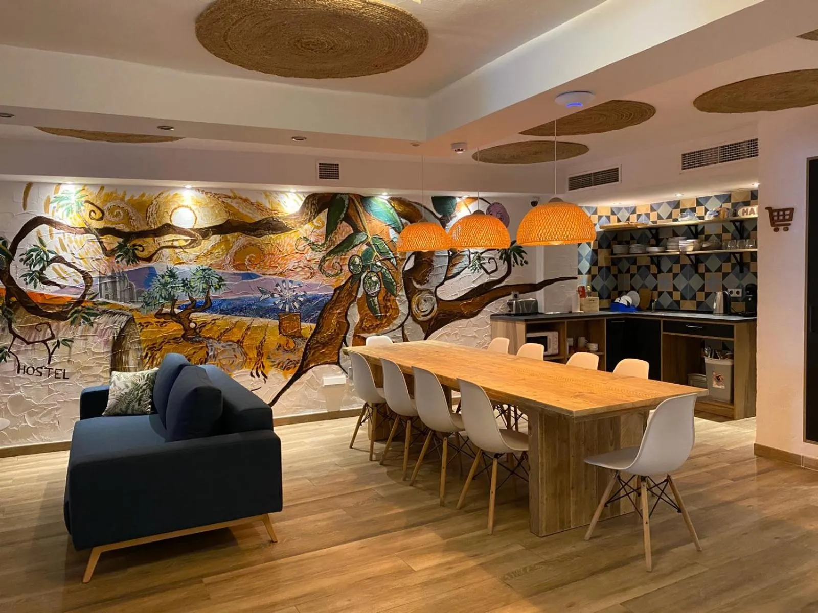 Kitchen or kitchenette in Y Hostel - Albergue Juvenil