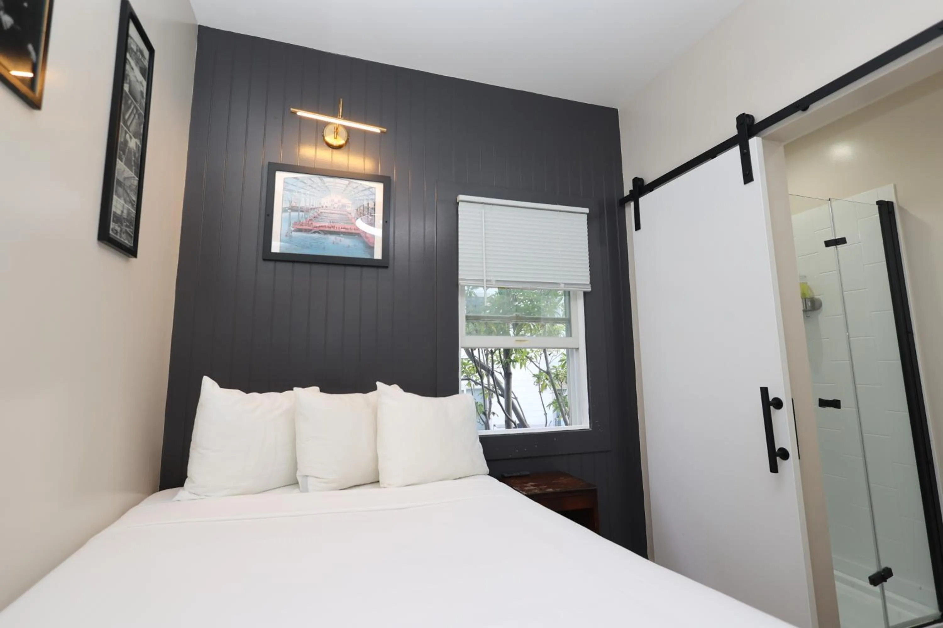 Bed in San Remo Hotel