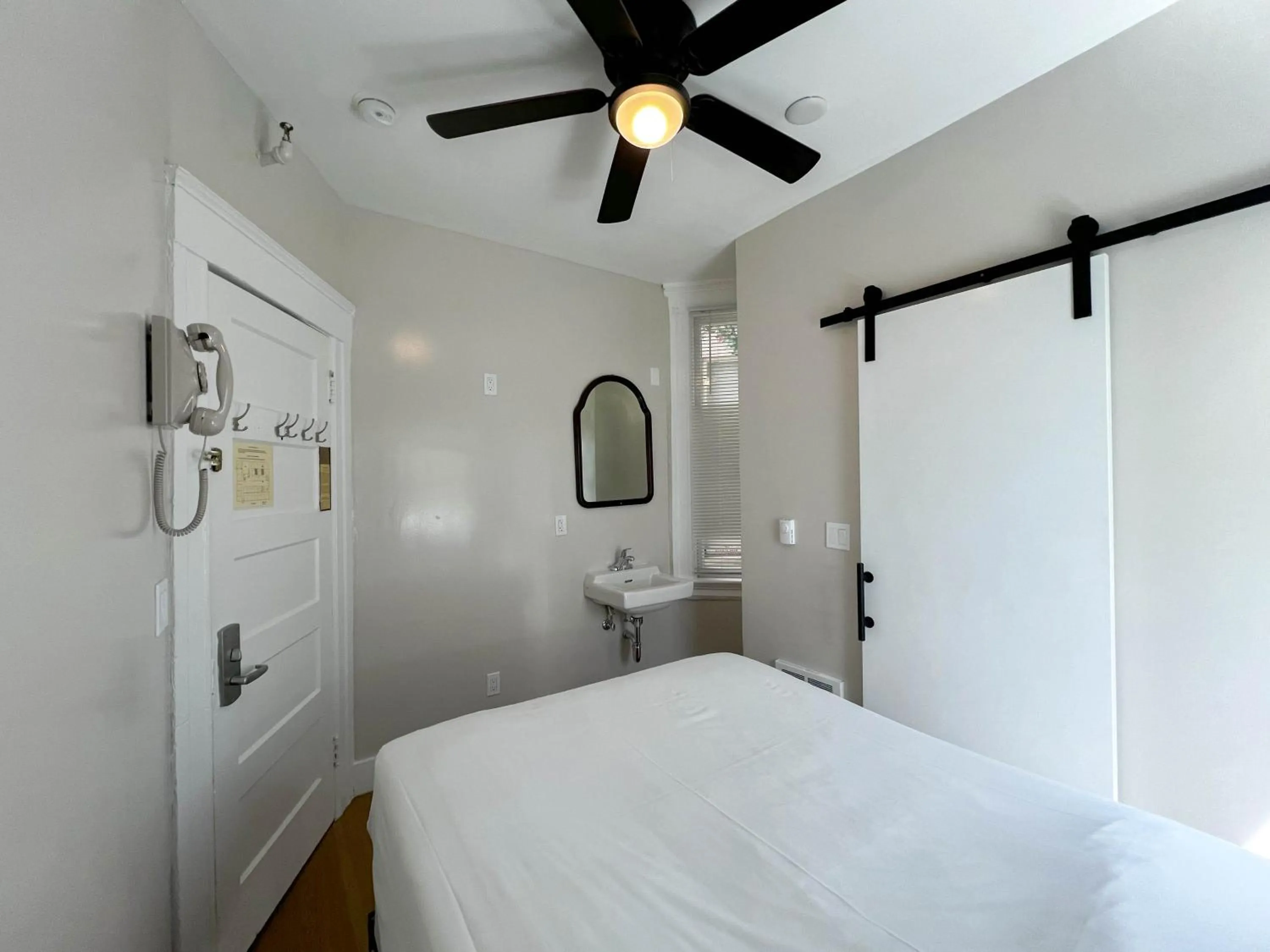 Bed in San Remo Hotel