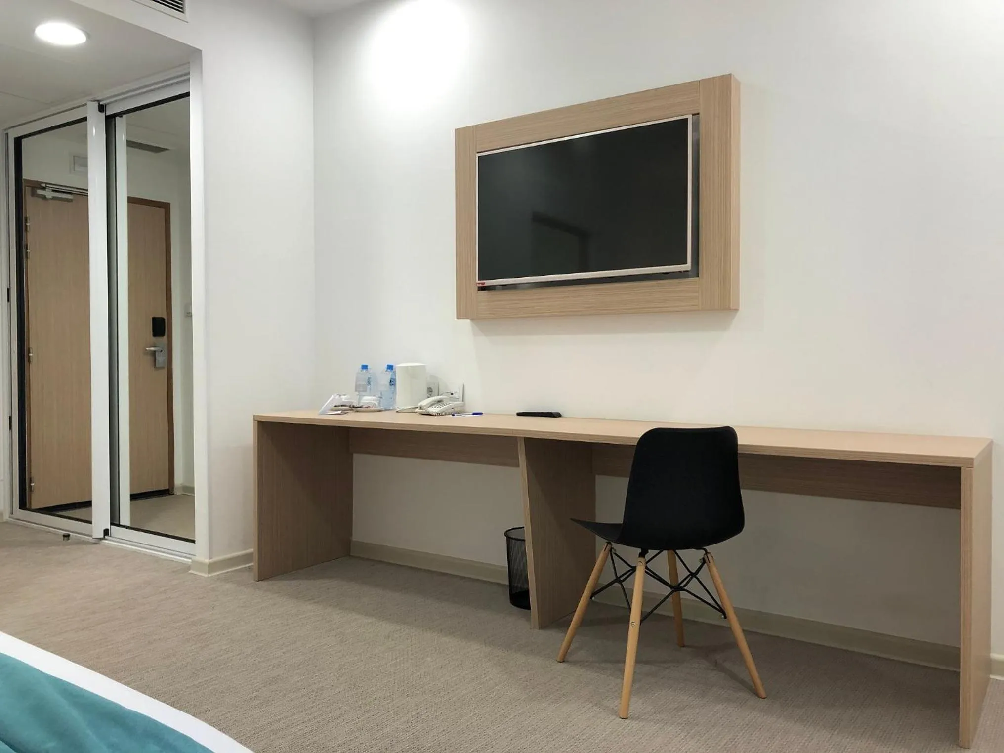 TV and multimedia in Vent-Dôme Khaled Hotel & SPA