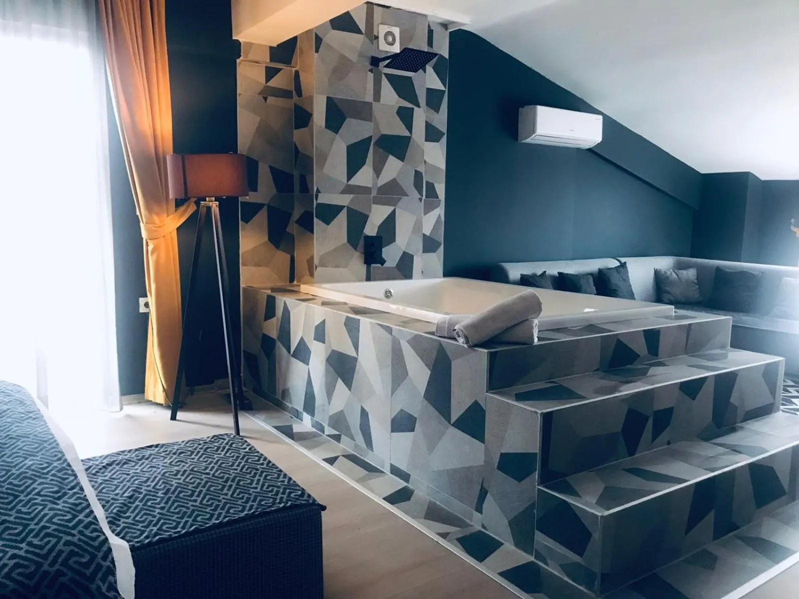 Bed in OTTO LOFT Premium Apartments