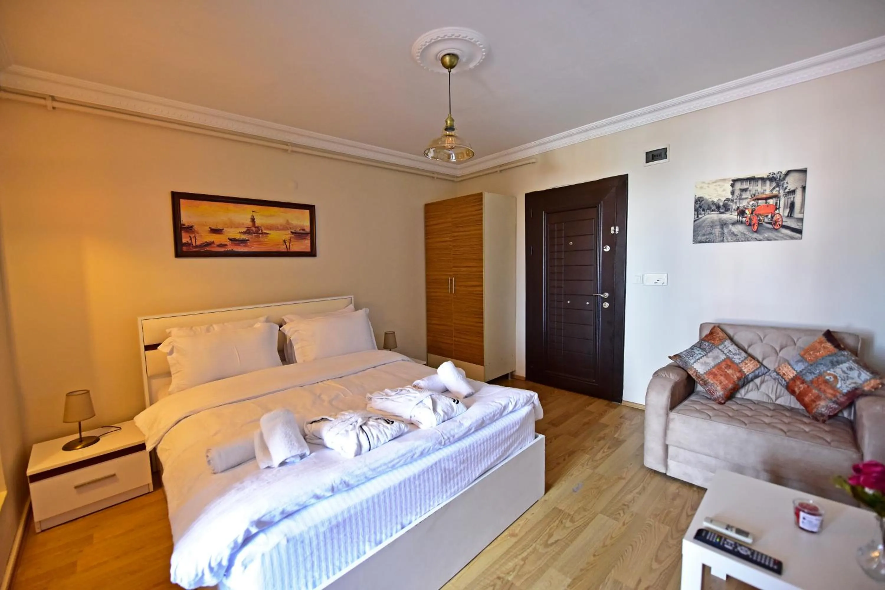 Bed in Sunshine Taksim Suite