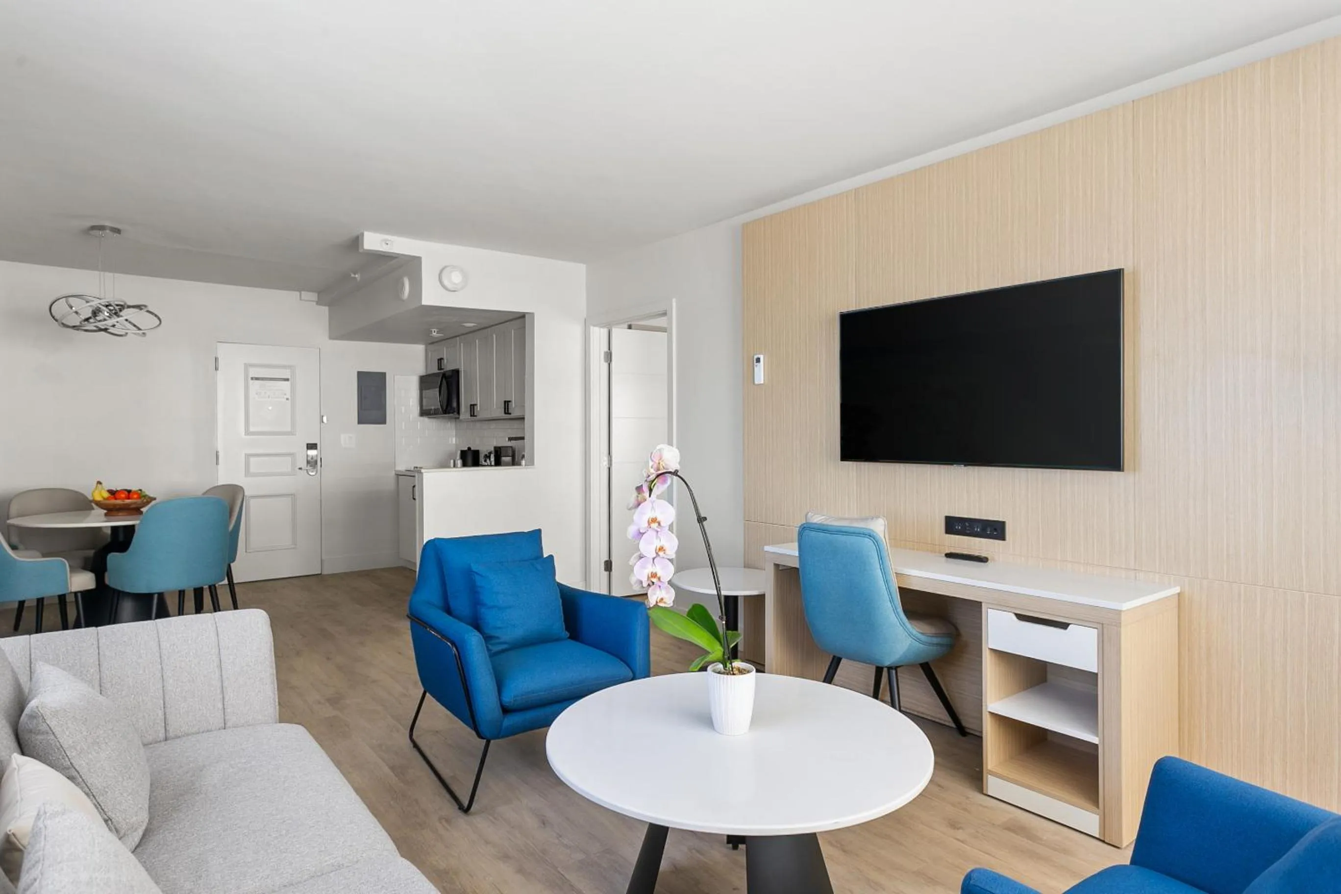 Living room in Ocean Sky Hotel & Resort