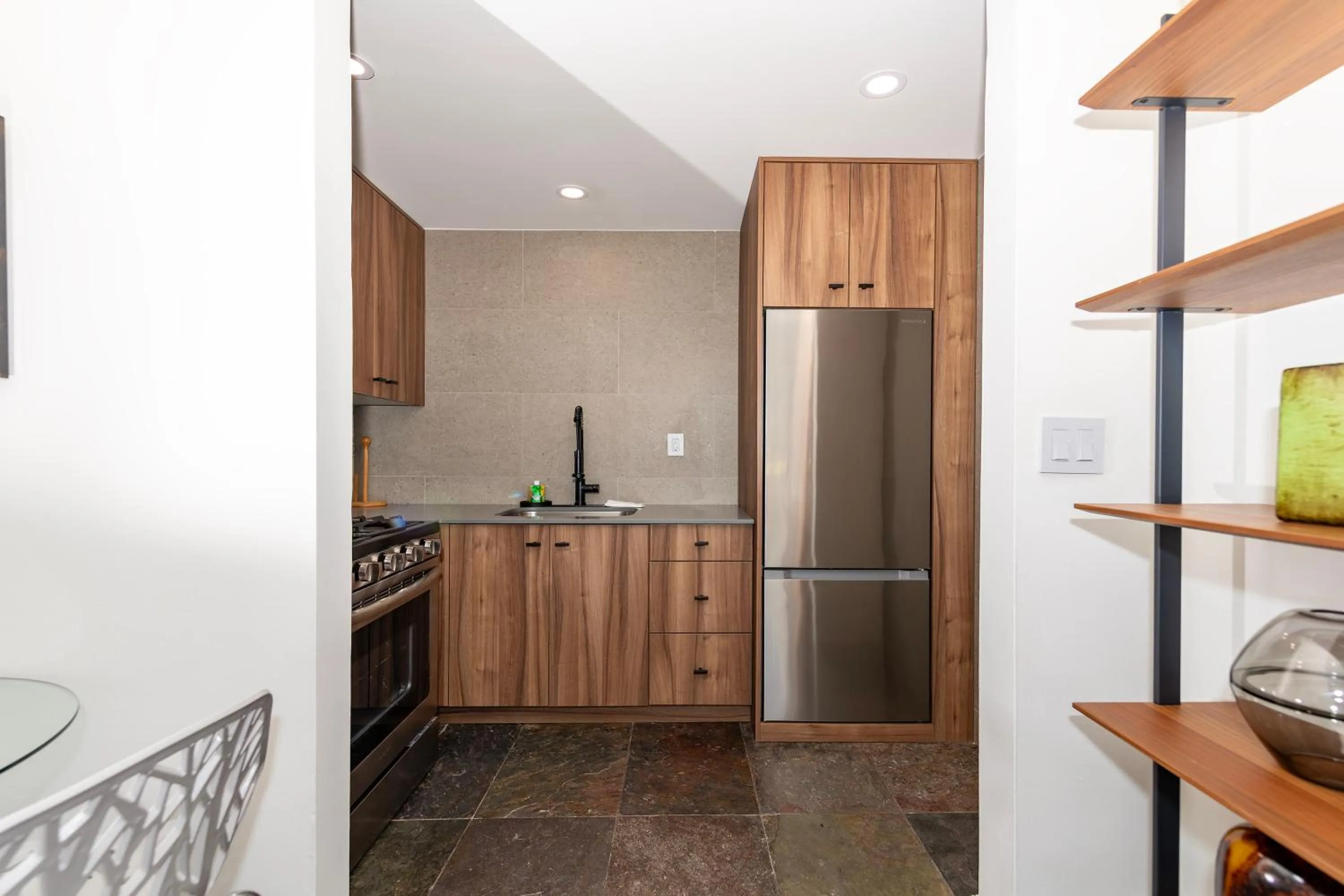 Kitchen or kitchenette in Sobe Apartments