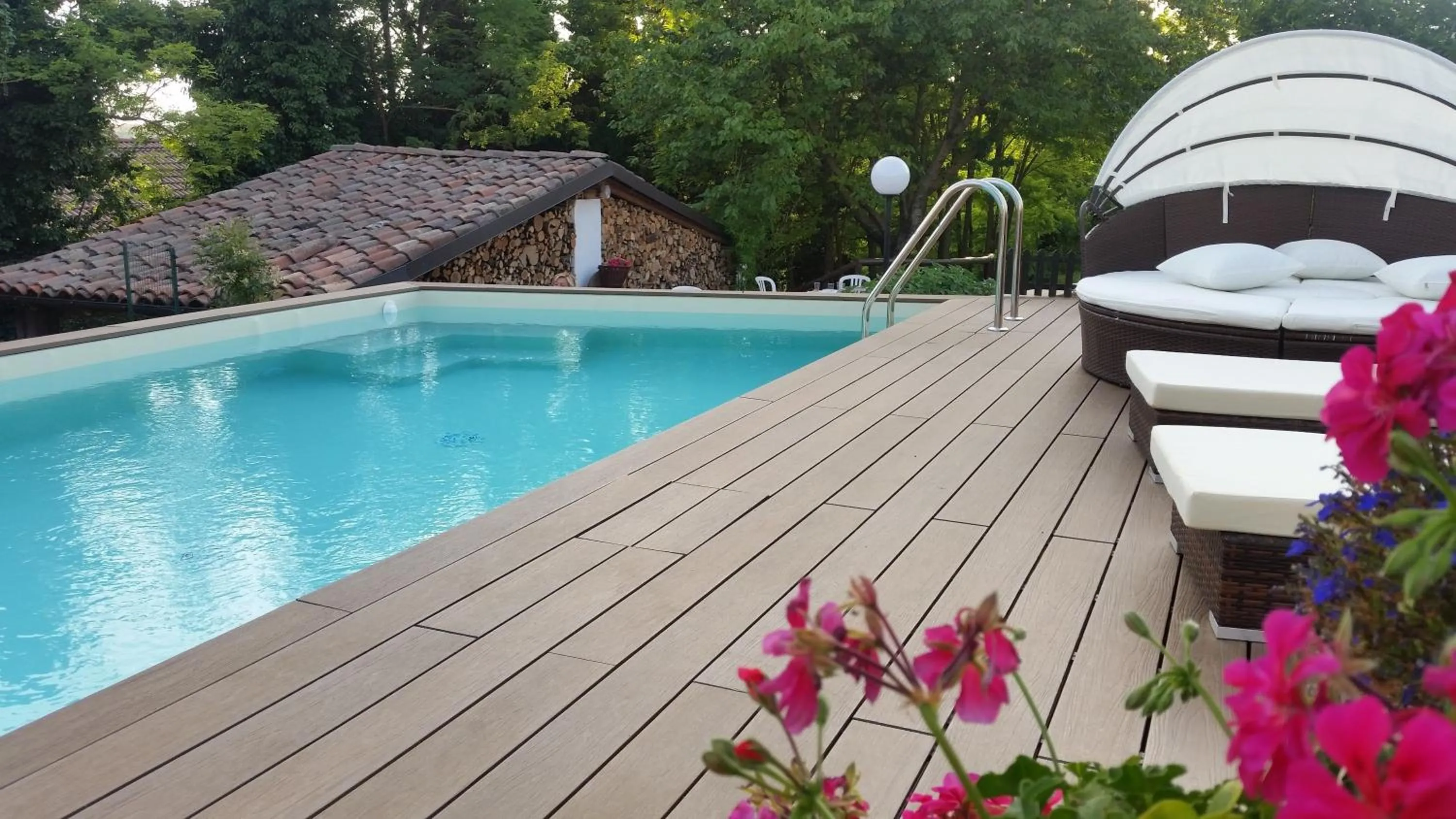 Pool view in Bed And Breakfast Olimpia