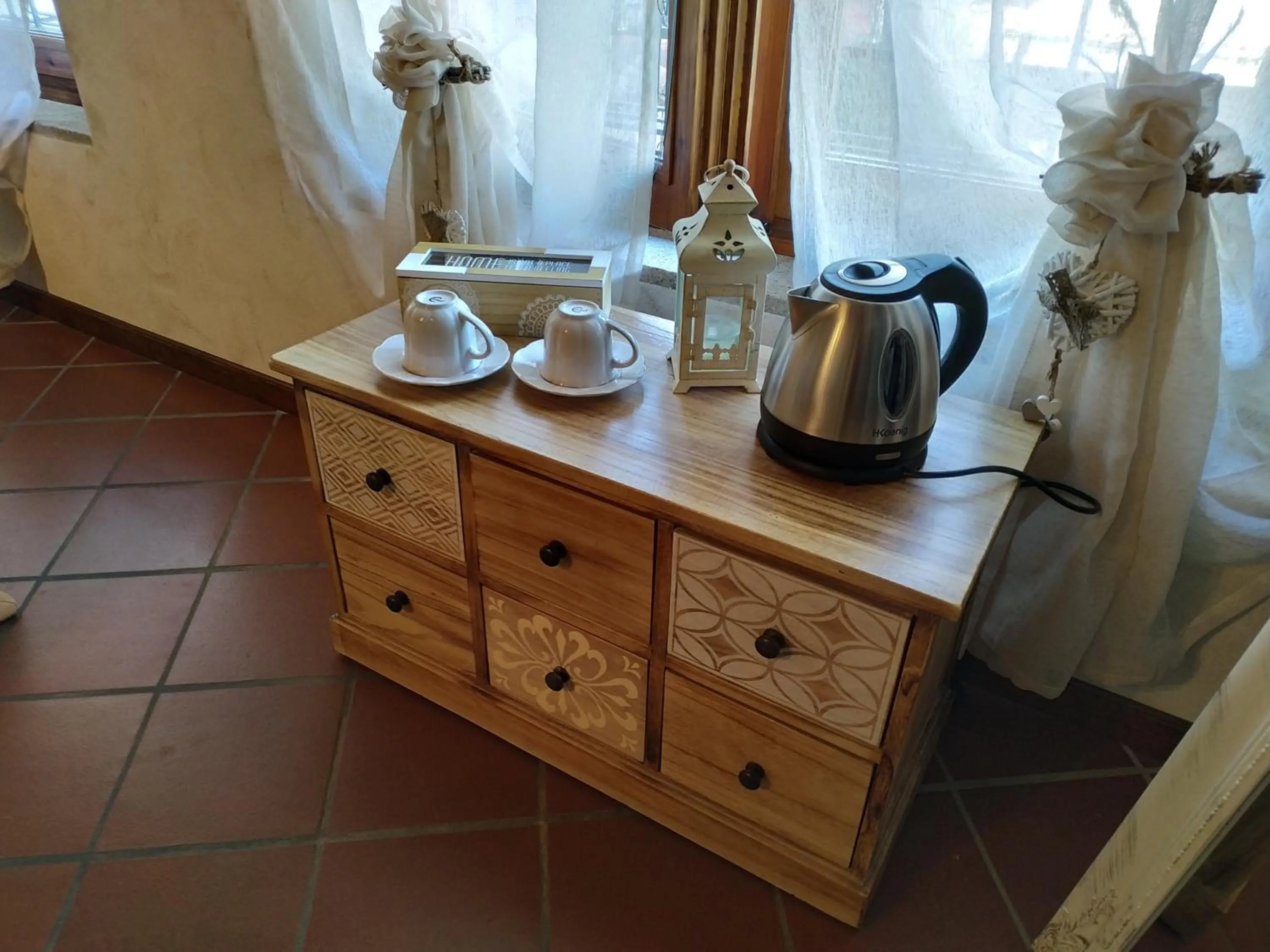 Coffee/tea facilities in Bed And Breakfast Olimpia