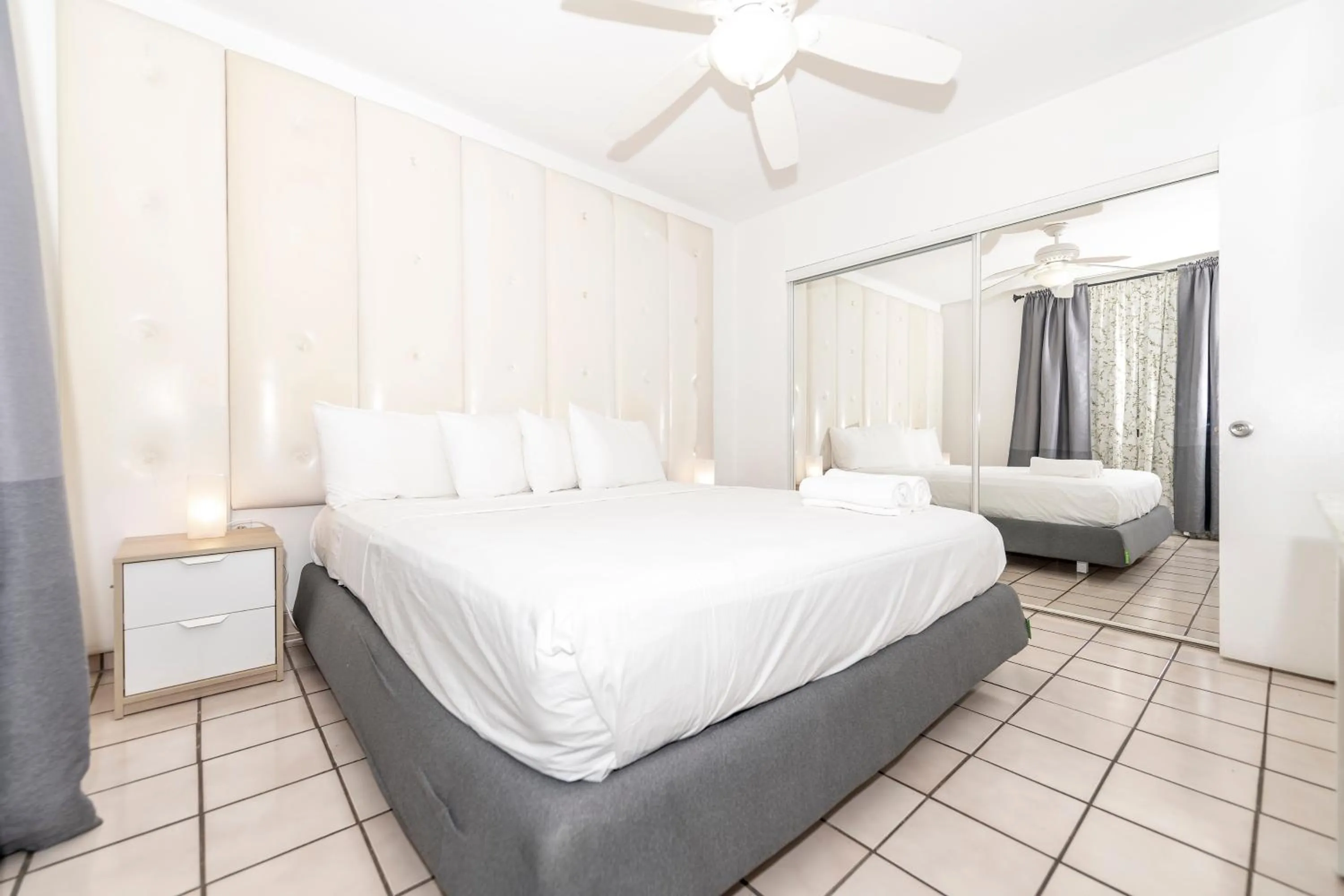 Photo of the whole room, Bed in Sofi Beach Apartments
