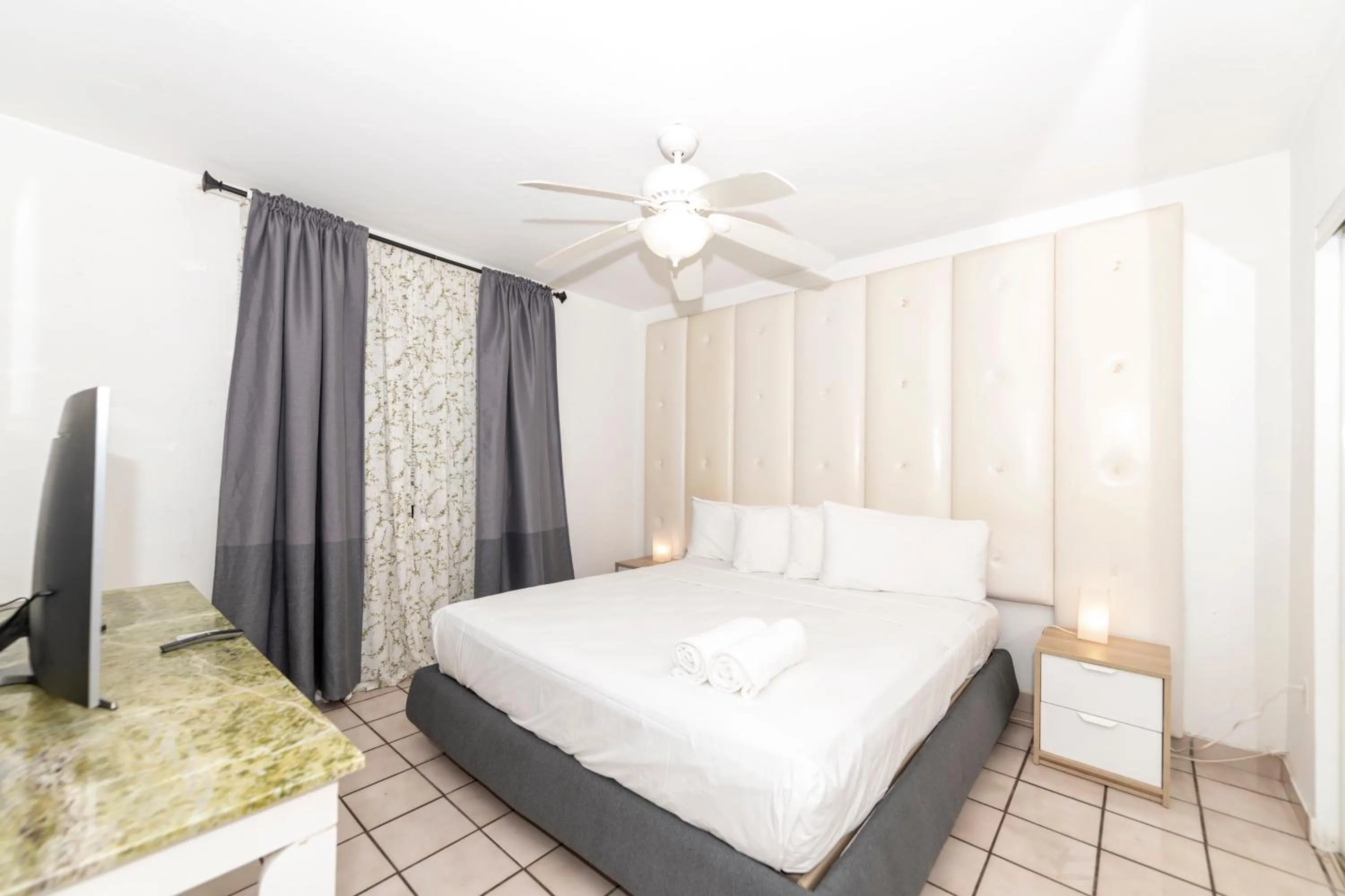 Photo of the whole room, Bed in Sofi Beach Apartments