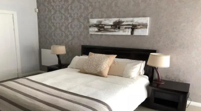 Superior King Room - single occupancy in Cashmere Suites Superior King Room - single occupancy in Cashmere Suites