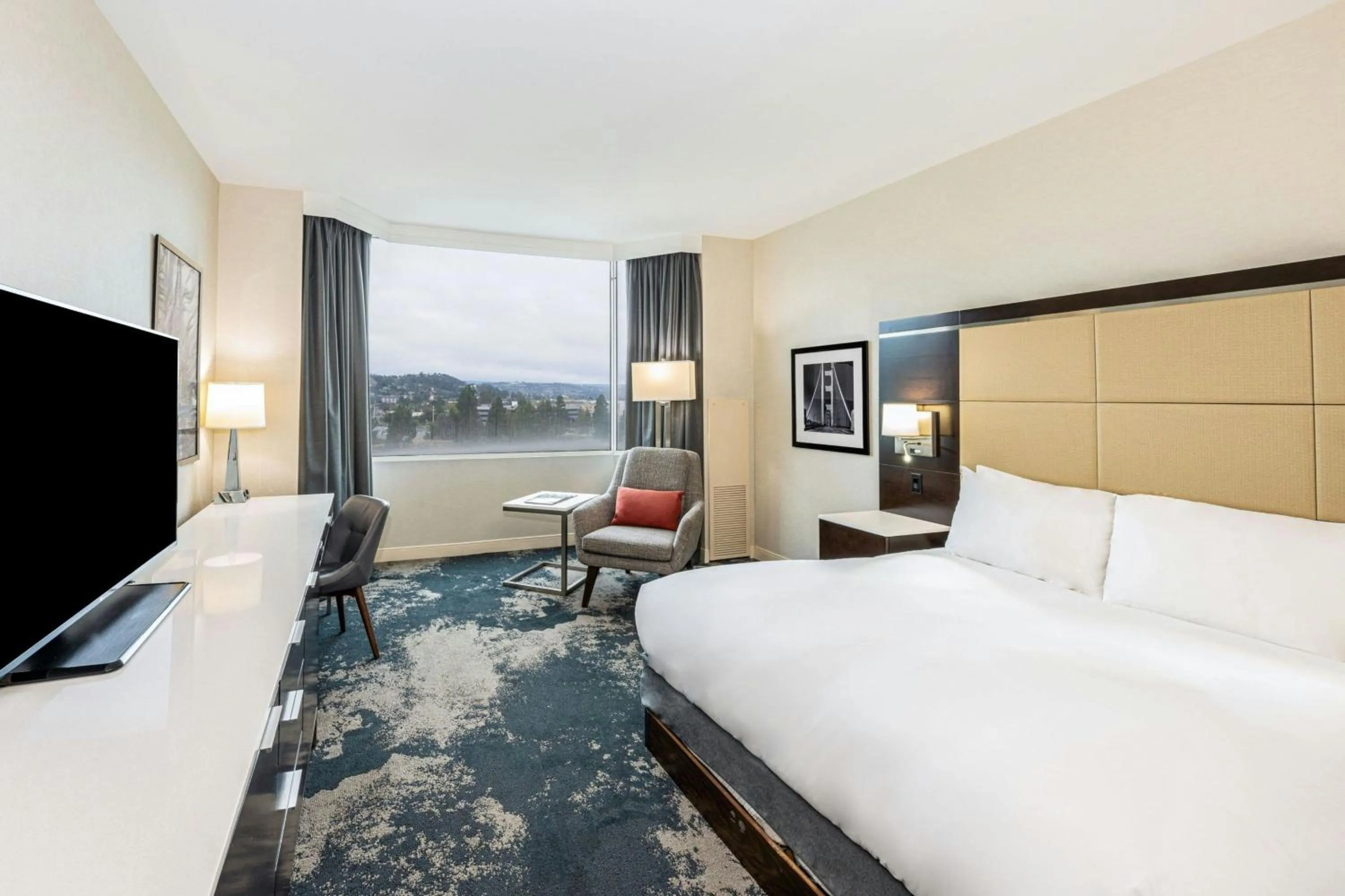 Photo of the whole room, Bed in Grand Bay Hotel San Francisco