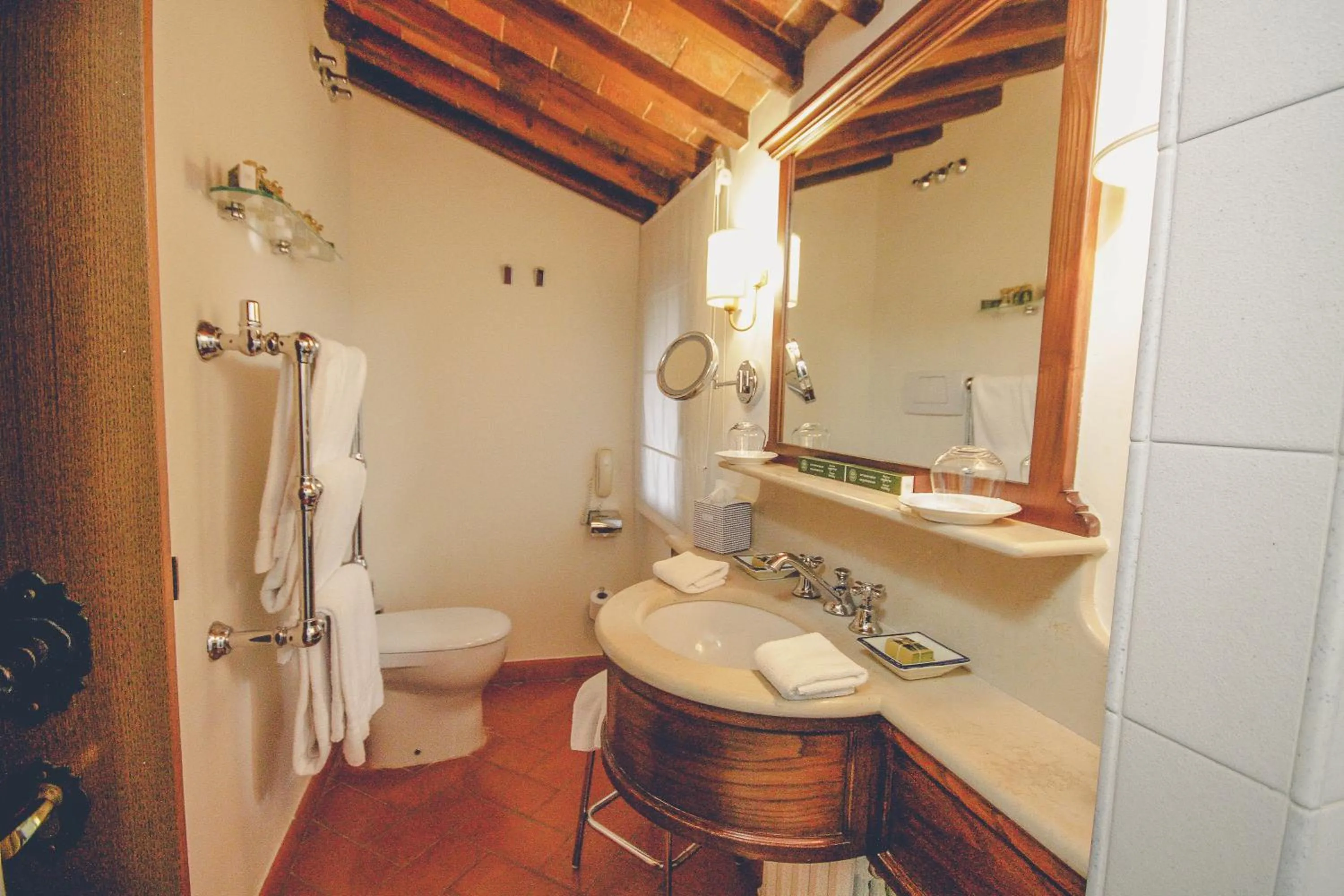 Bathroom in Capannelle Wine Resort