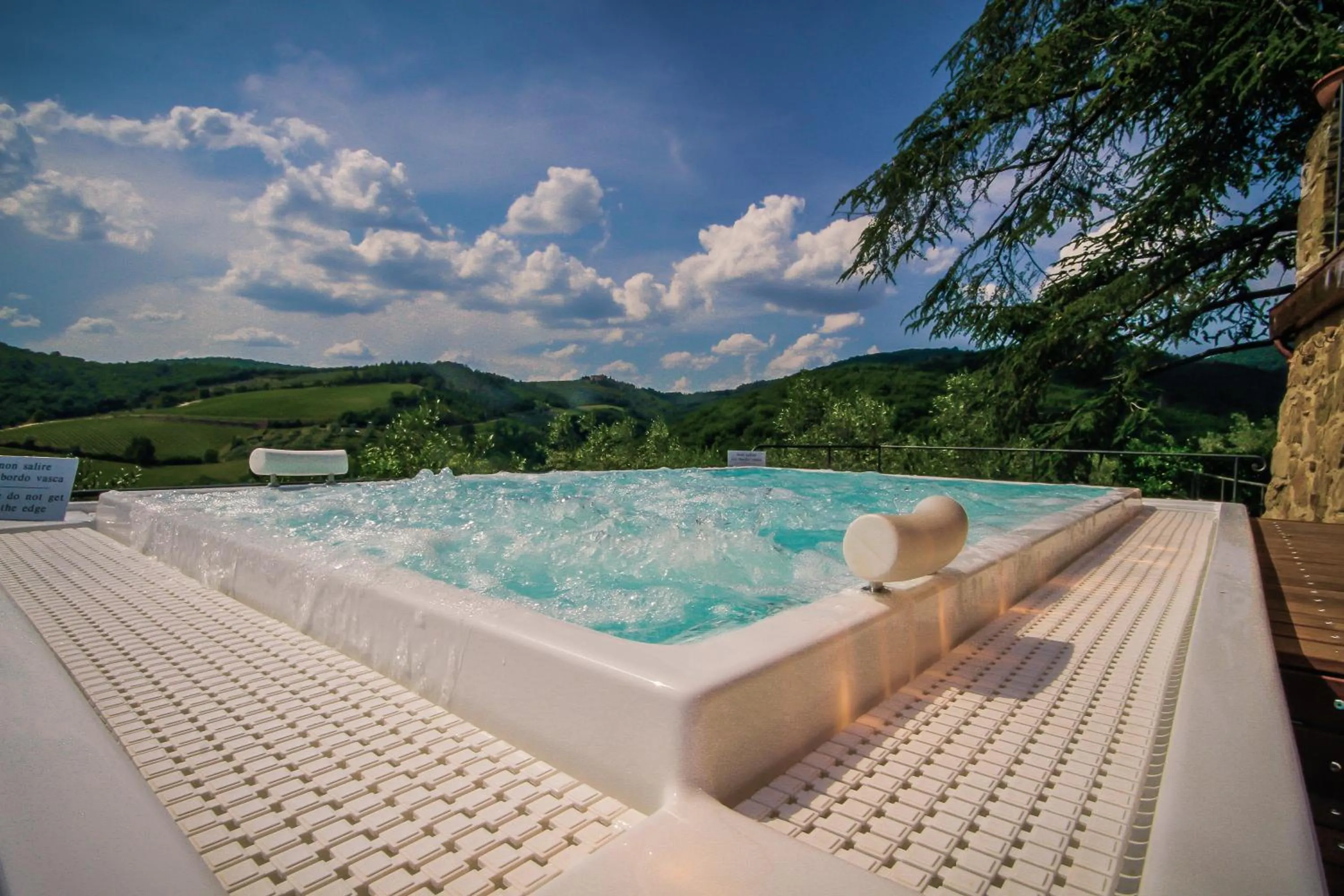 Hot Tub in Capannelle Wine Resort