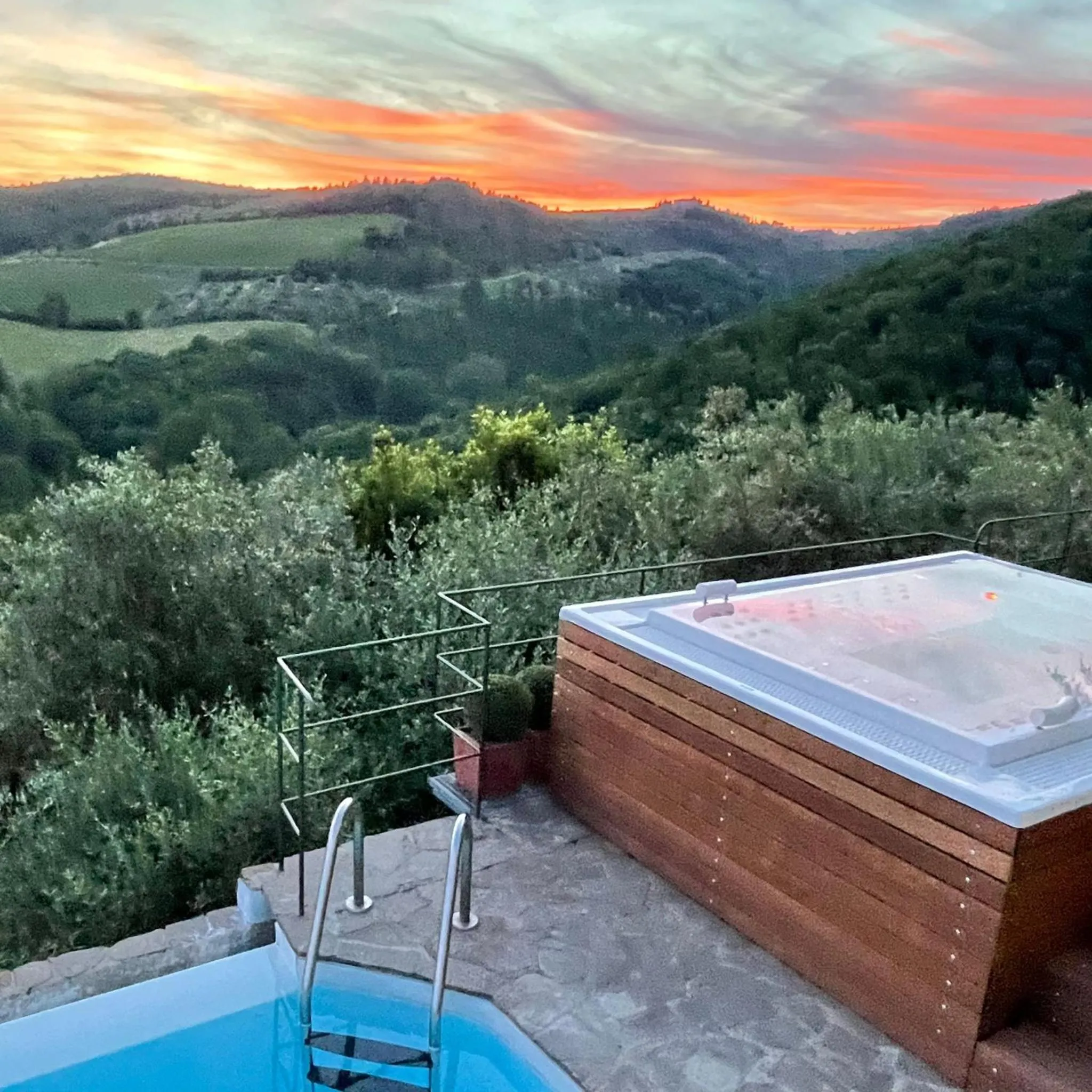 Hot Tub in Capannelle Wine Resort