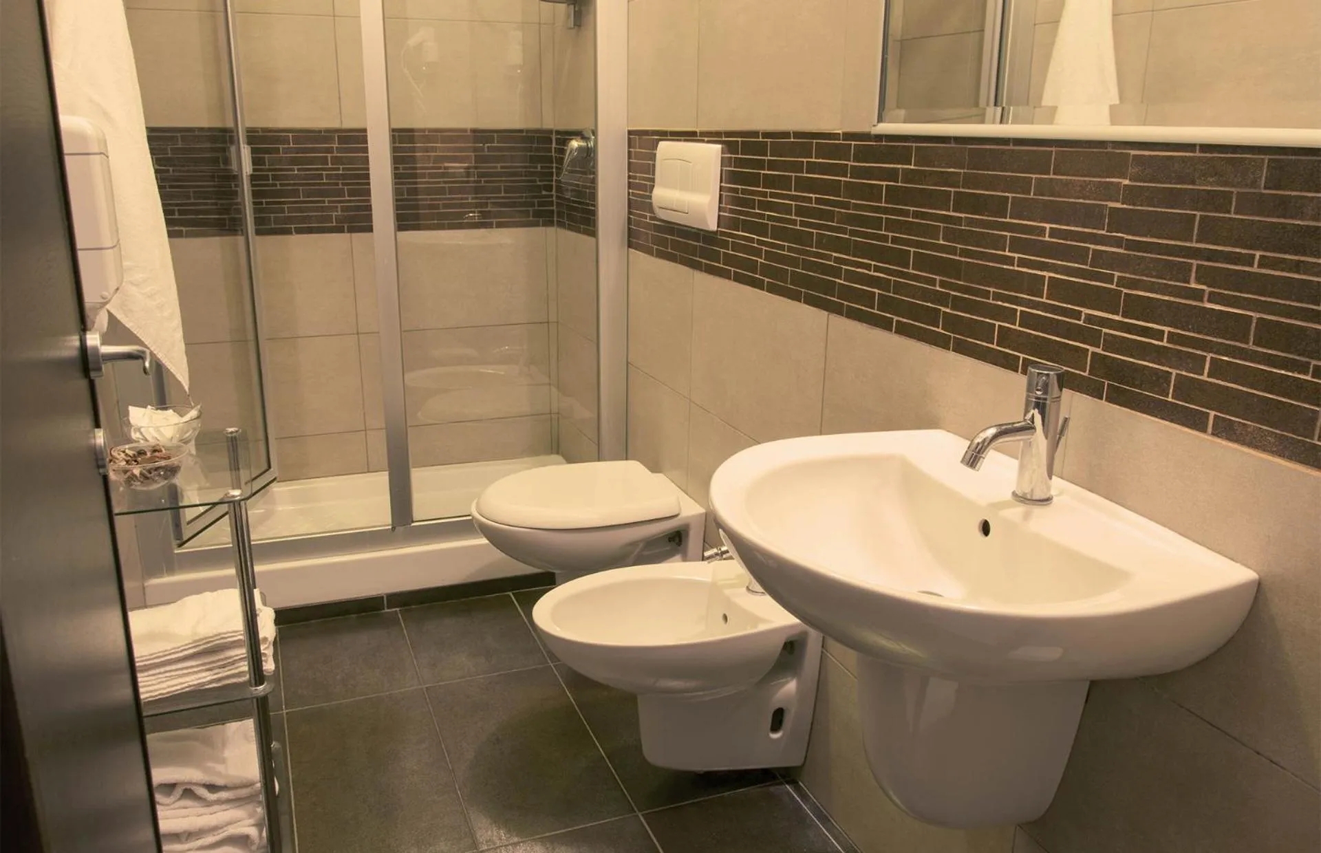 Shower in Hotel Grazia Eboli