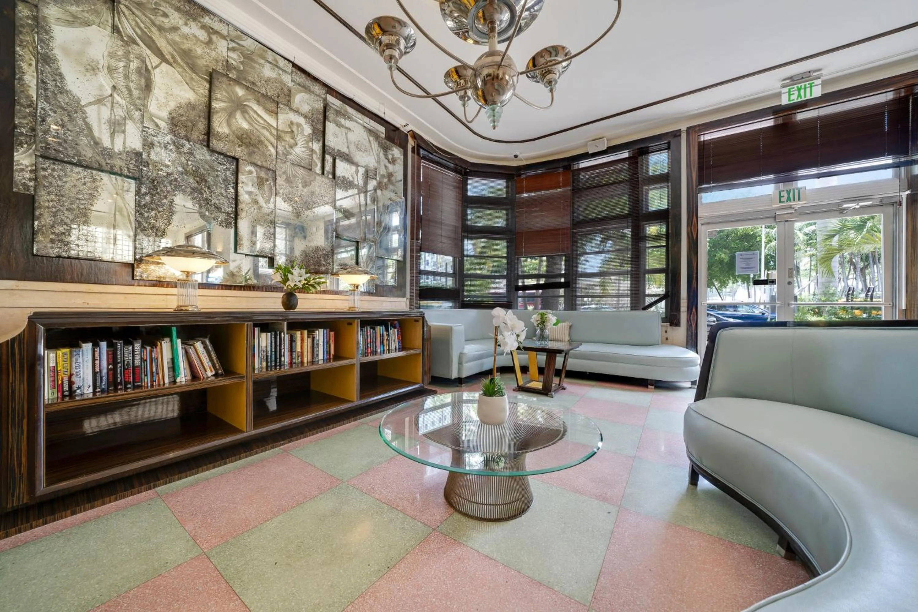 Library in Greenview Hotel By Lowkl