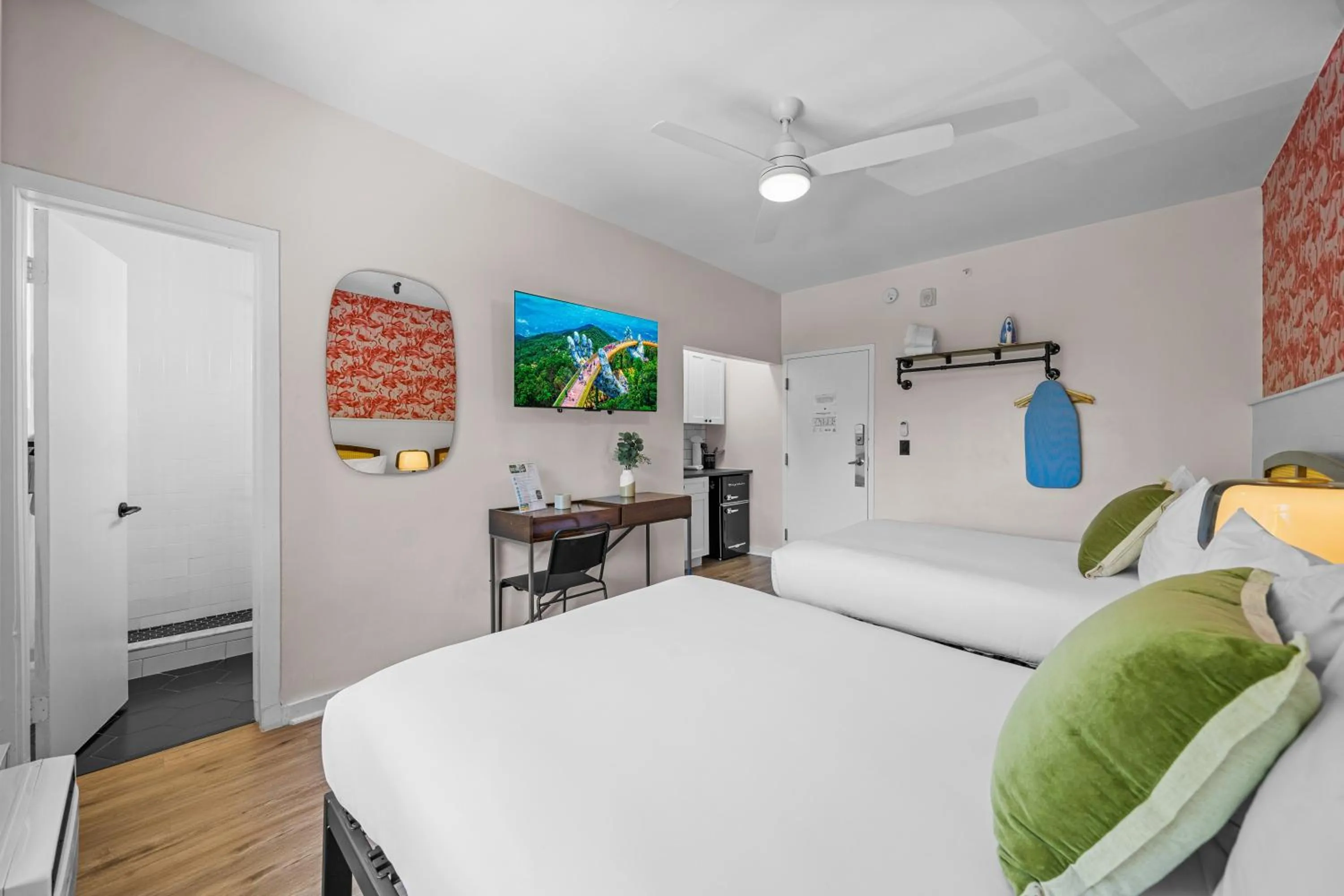 Bed in Greenview Hotel By Lowkl