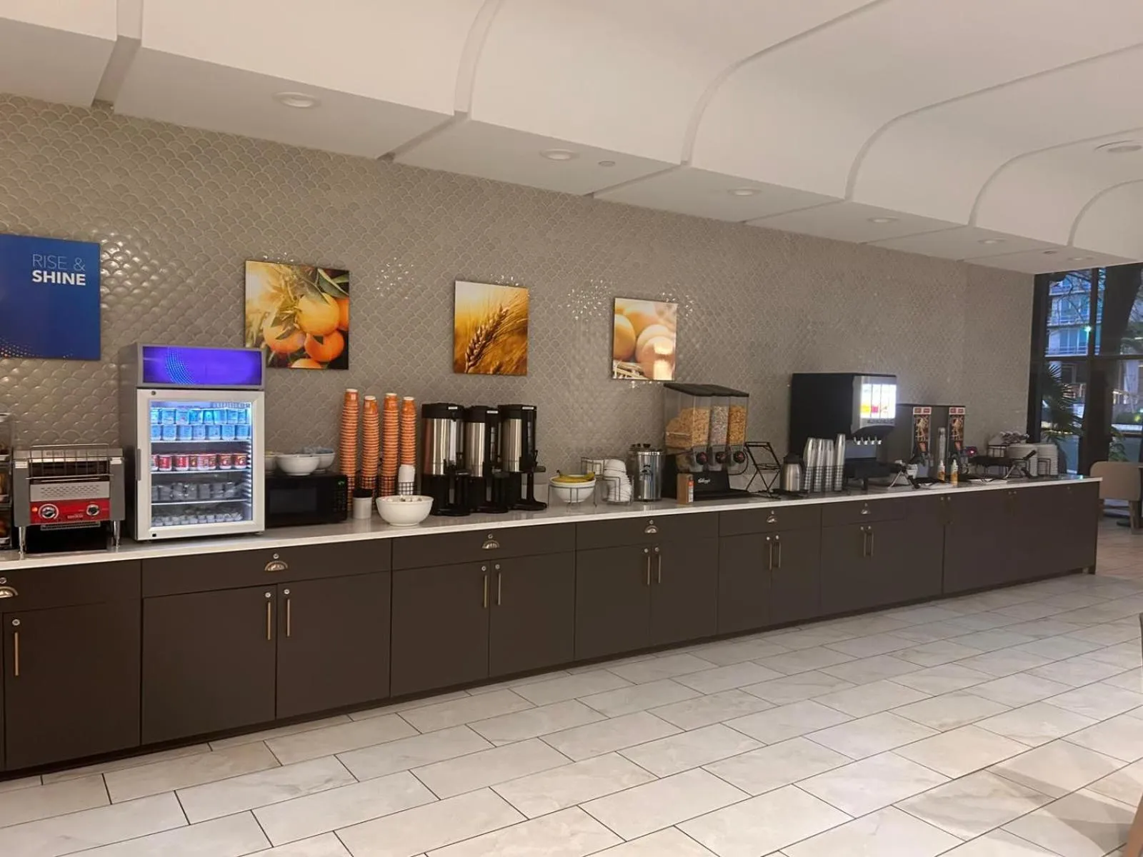 Breakfast in Comfort Inn & Suites Downtown Brickell-Port of Miami