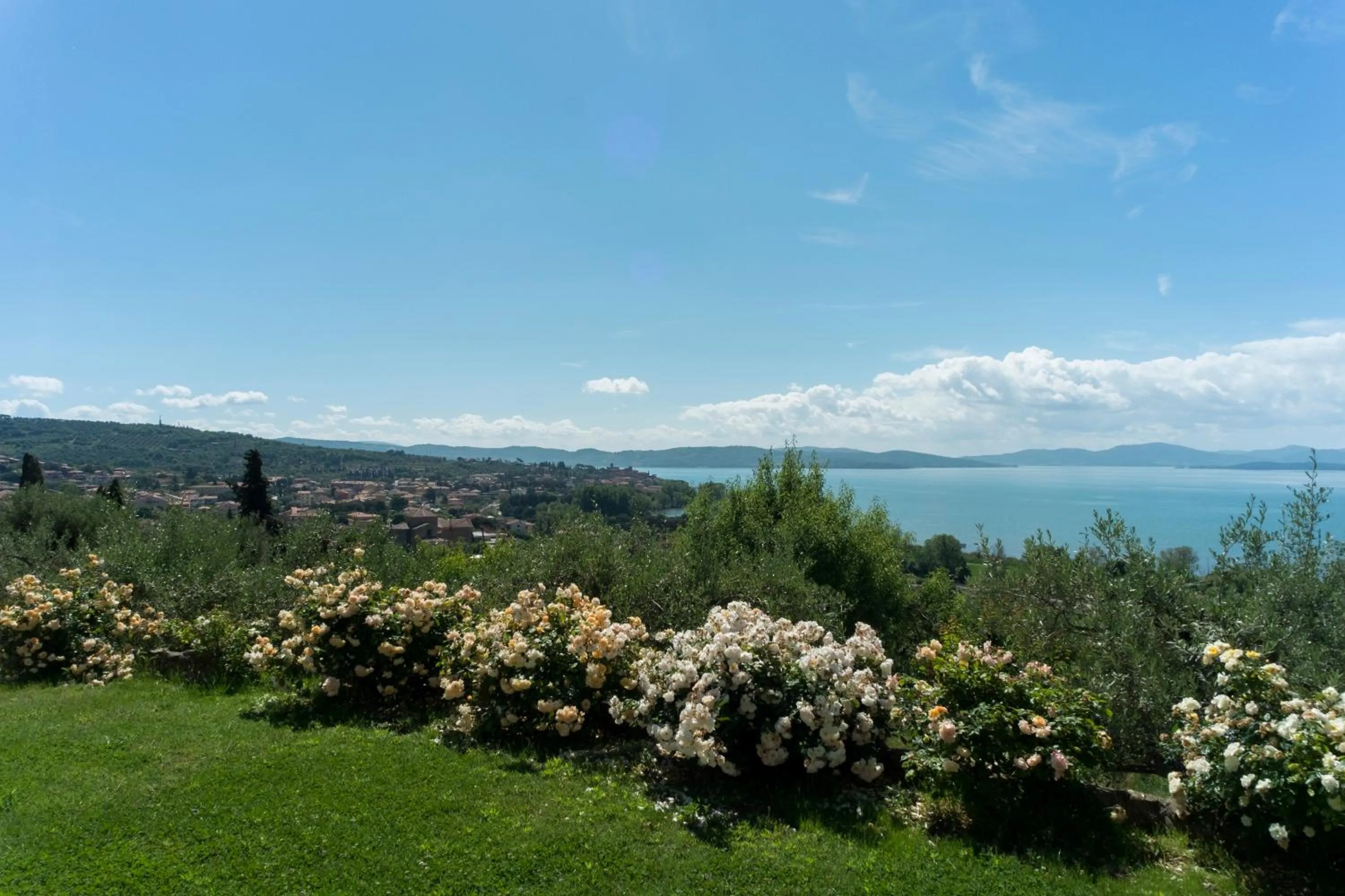 Lake view in Antico Casale Tiravento