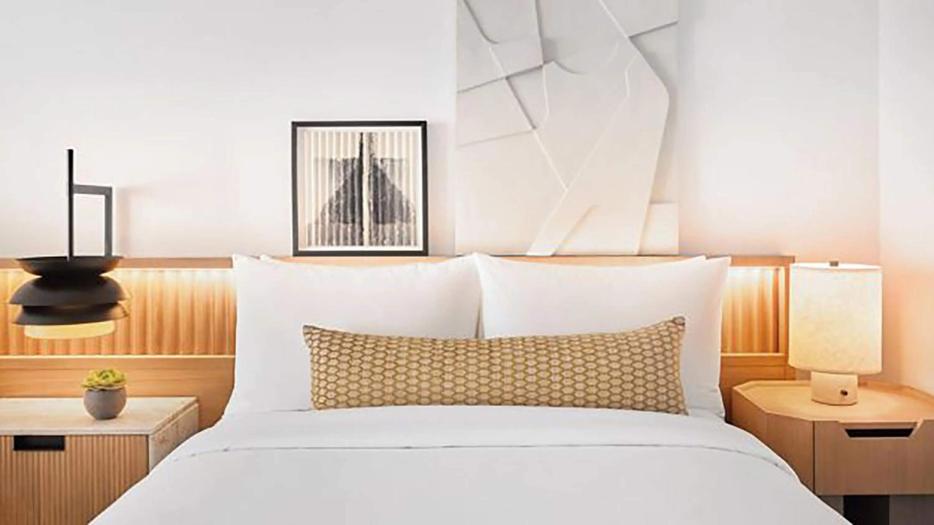 Bed in Le Meridien San Francisco