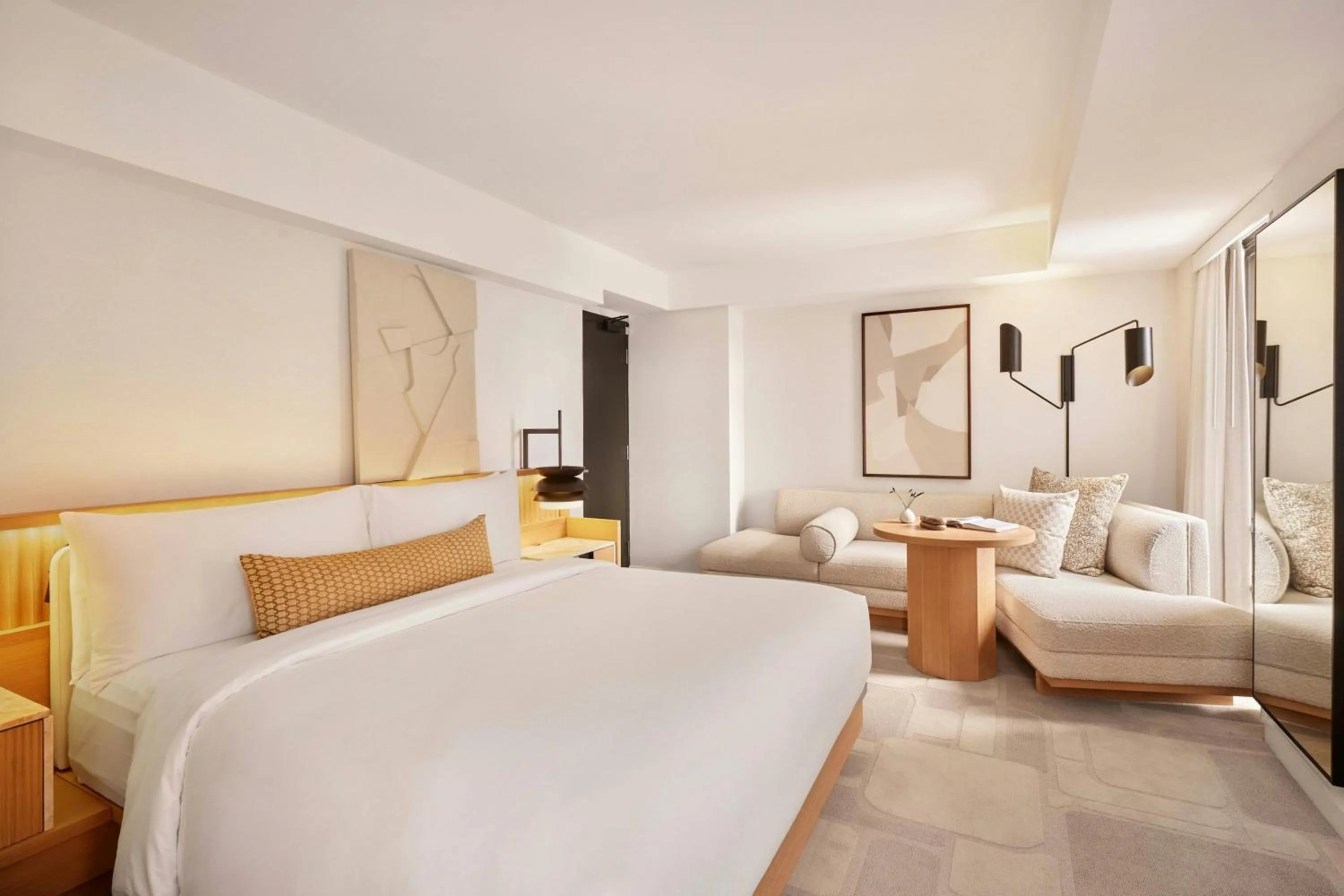 Photo of the whole room, Bed in Le Meridien San Francisco