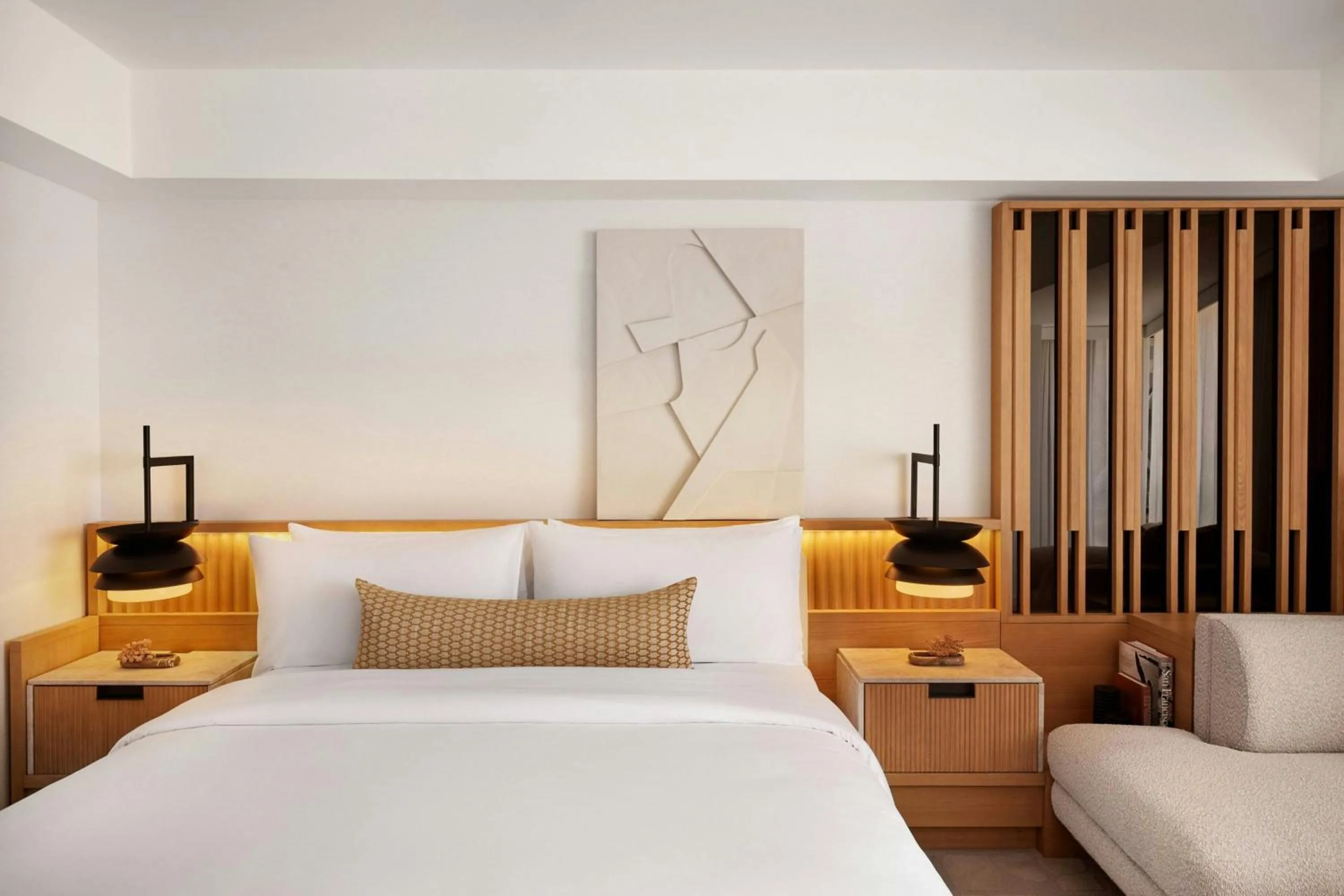 Photo of the whole room, Bed in Le Meridien San Francisco