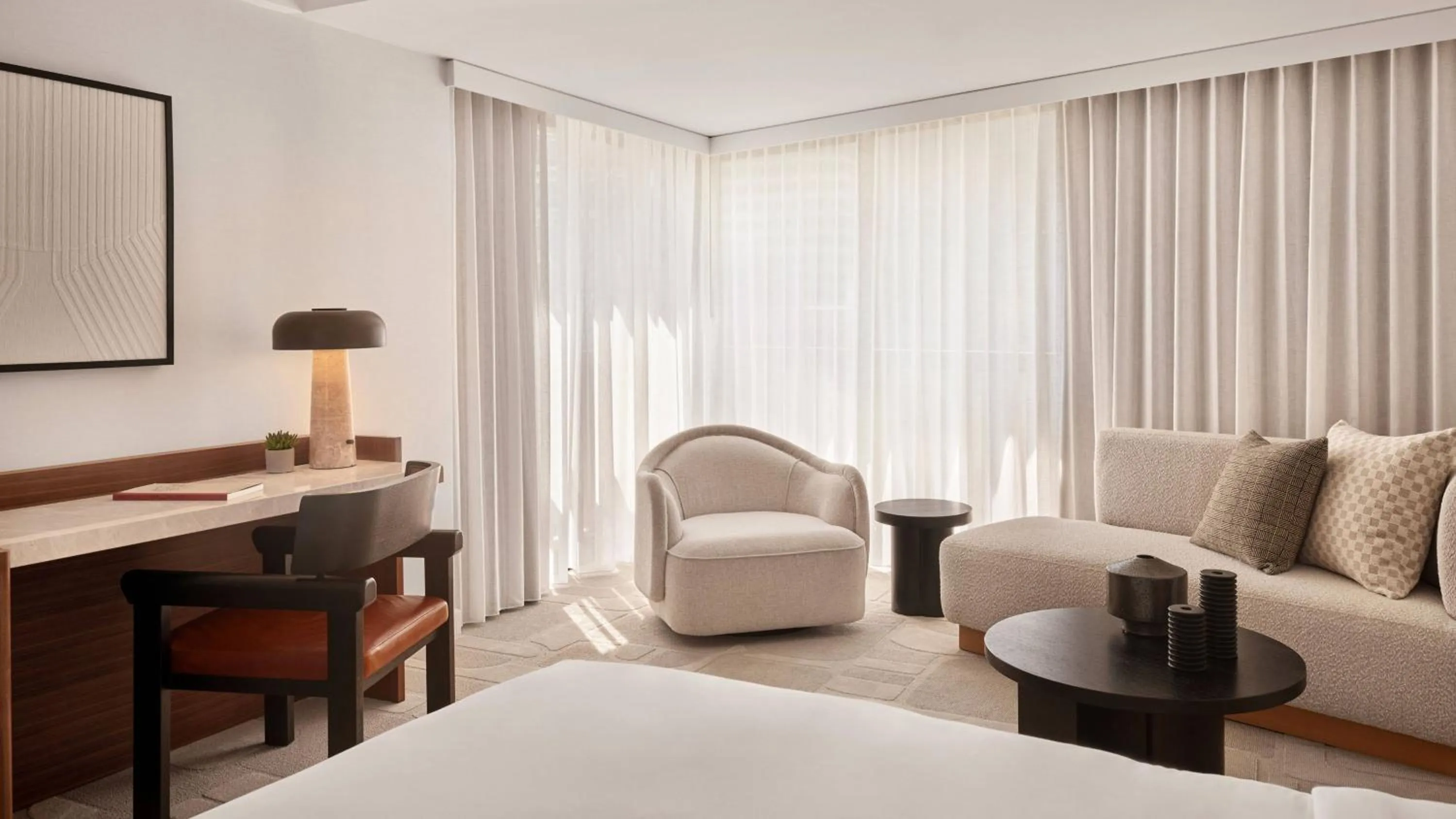 Seating area, Bed in Le Meridien San Francisco