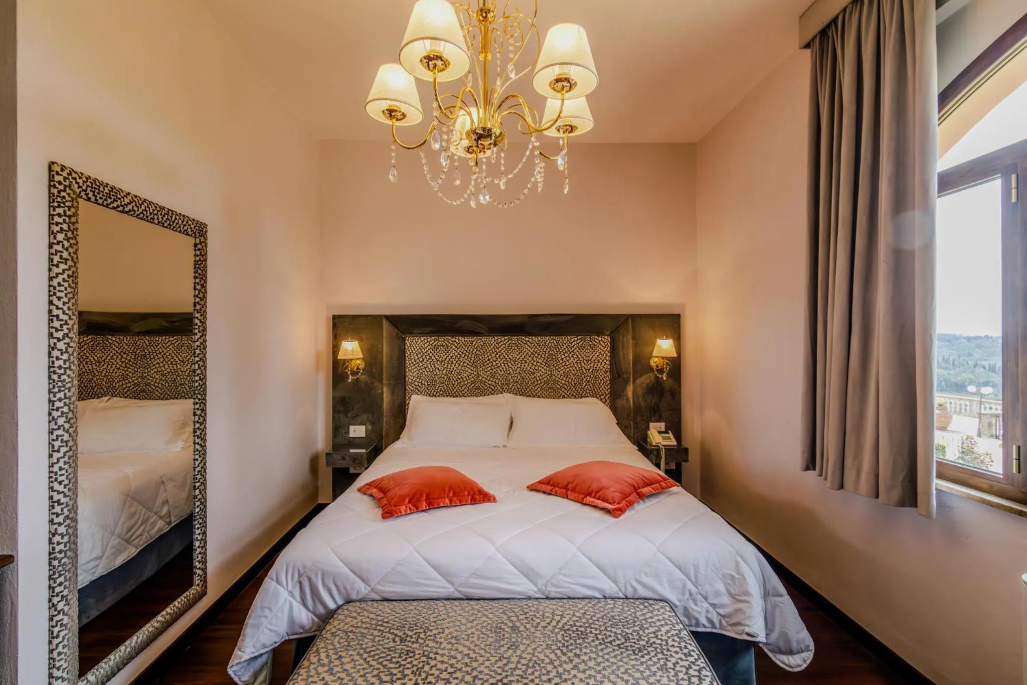 Bed in Villa Lecchi Hotel Wellness