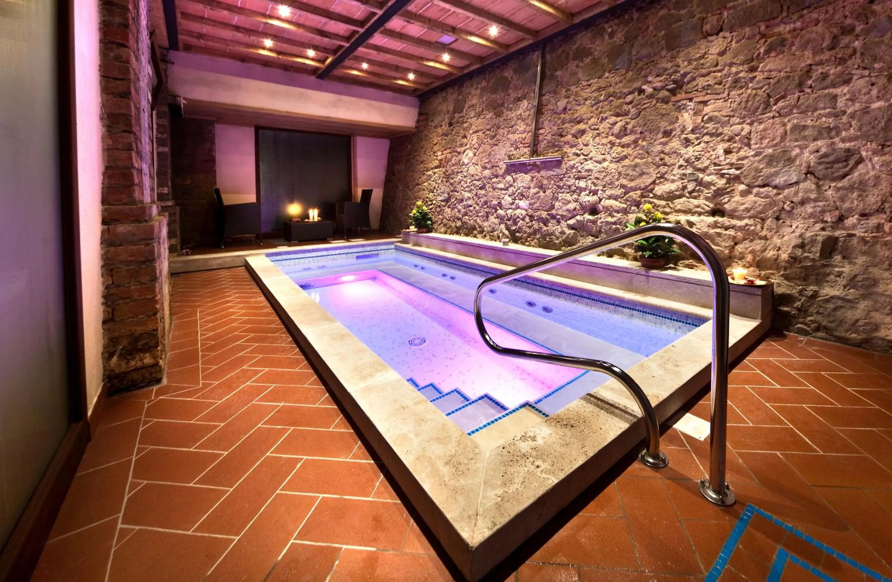 Hot Tub in Villa Lecchi Hotel Wellness