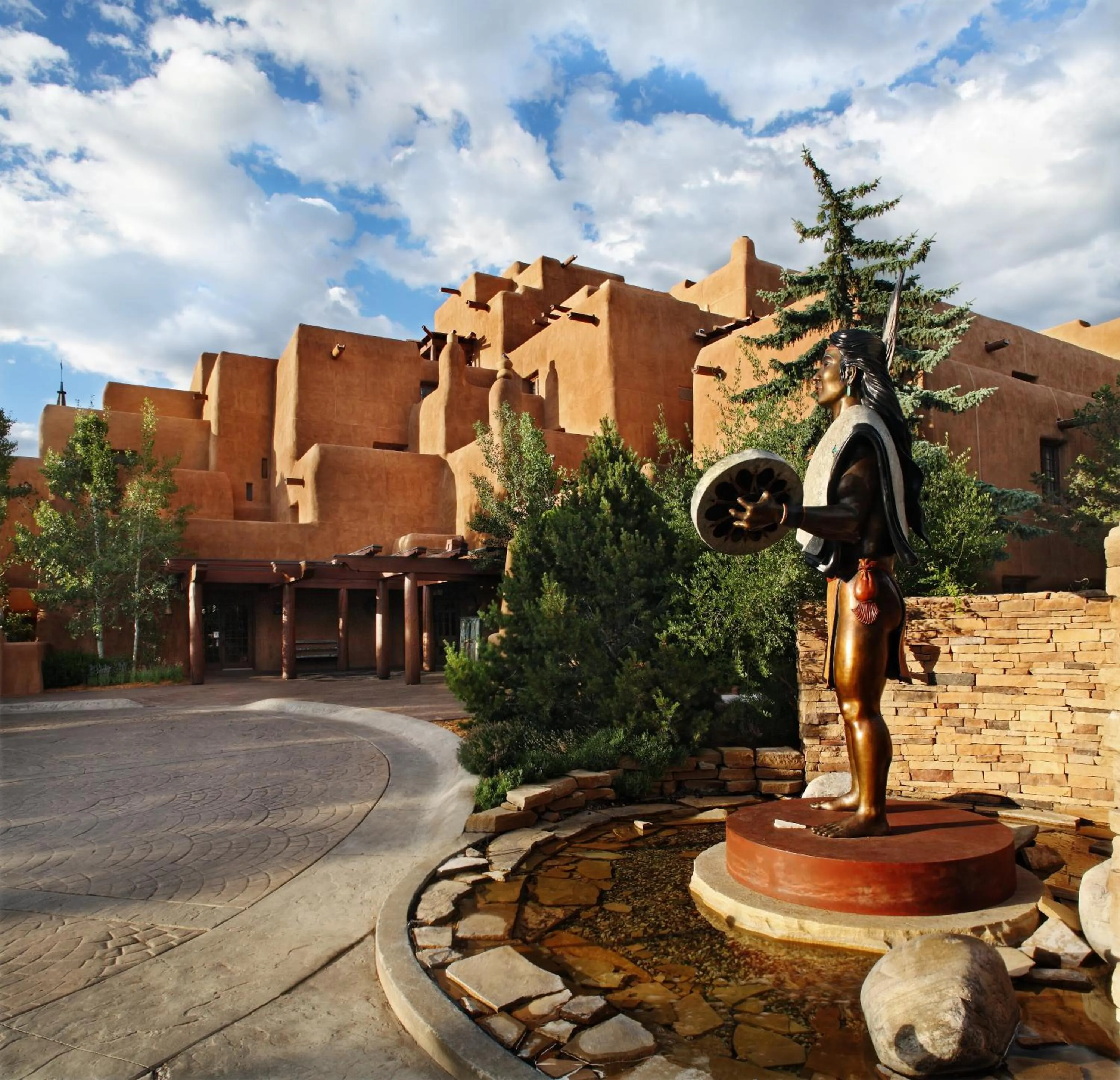 Facade/entrance in Inn & Spa at Loretto