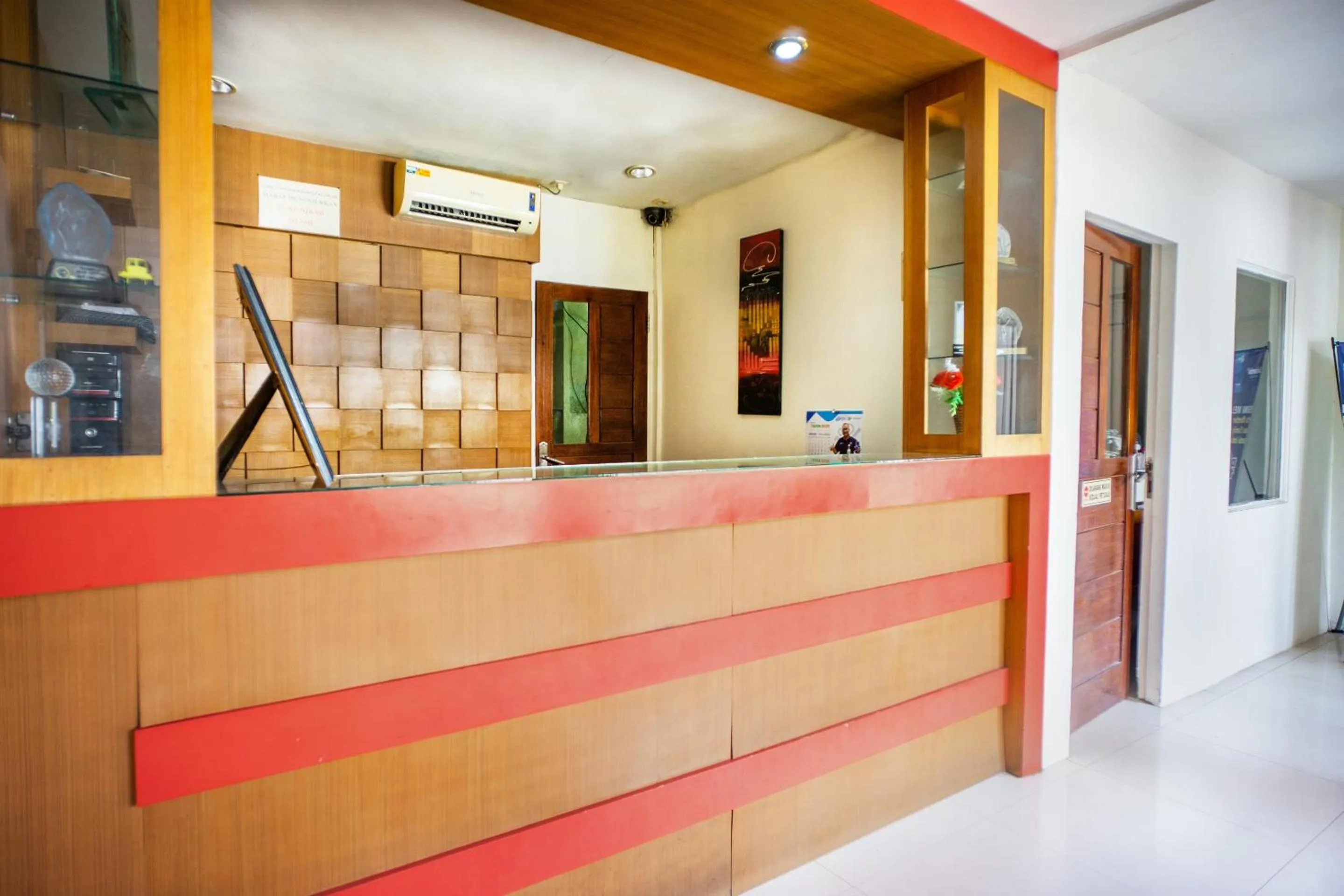 Lobby or reception in Hotel O Wisma Kuta Karang