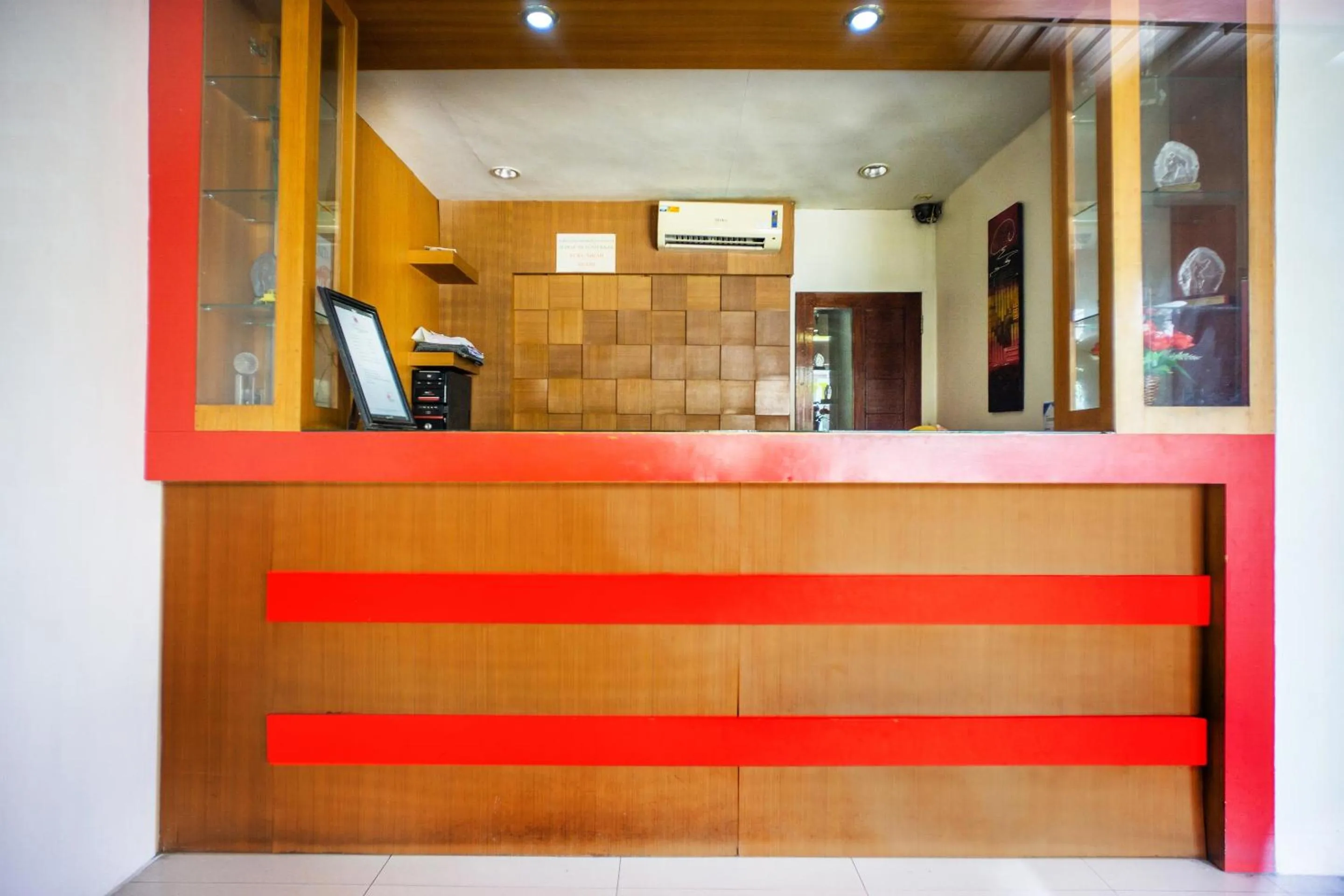 Lobby or reception in Hotel O Wisma Kuta Karang