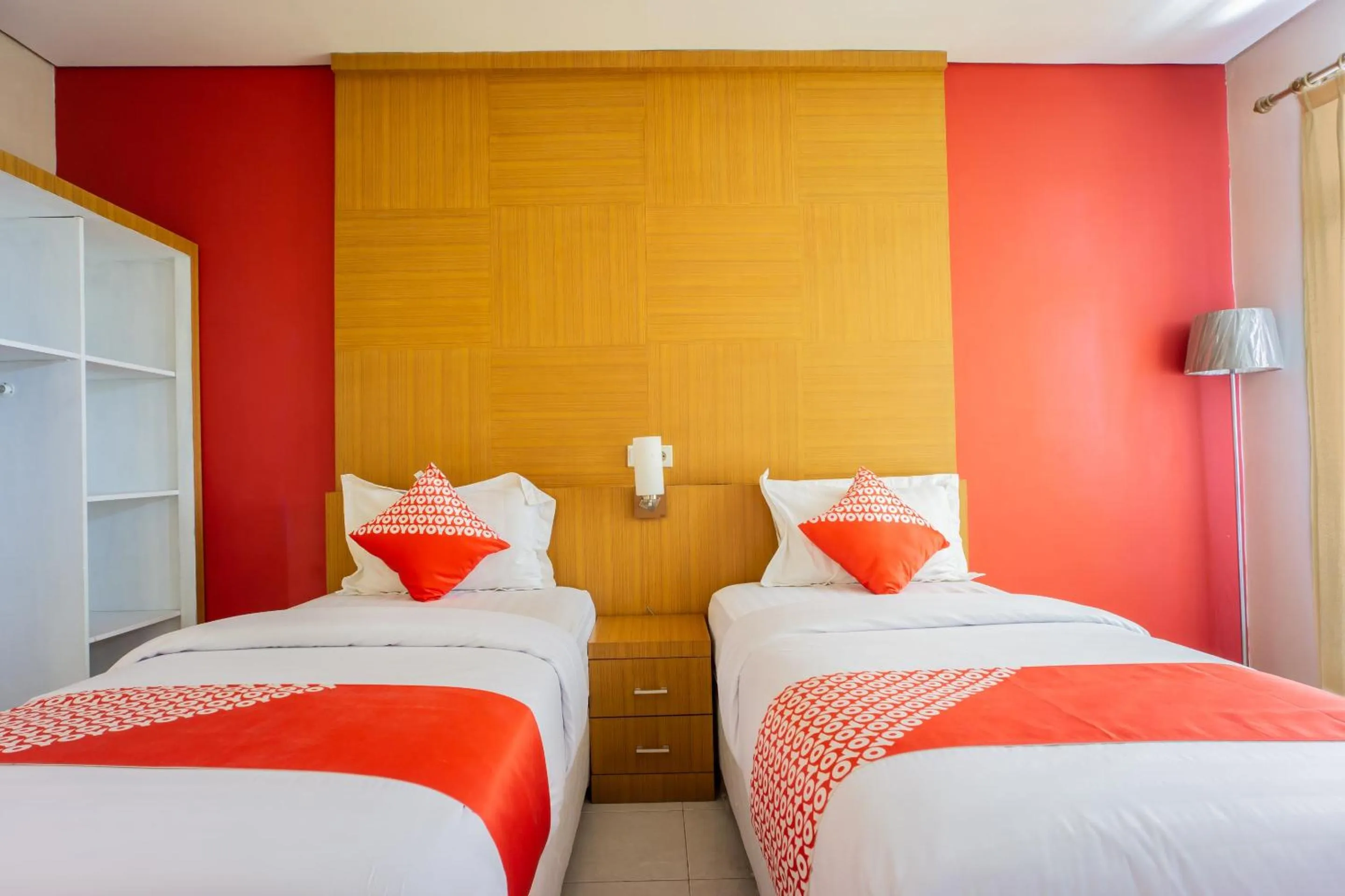 Bedroom, Bed in Hotel O Wisma Kuta Karang
