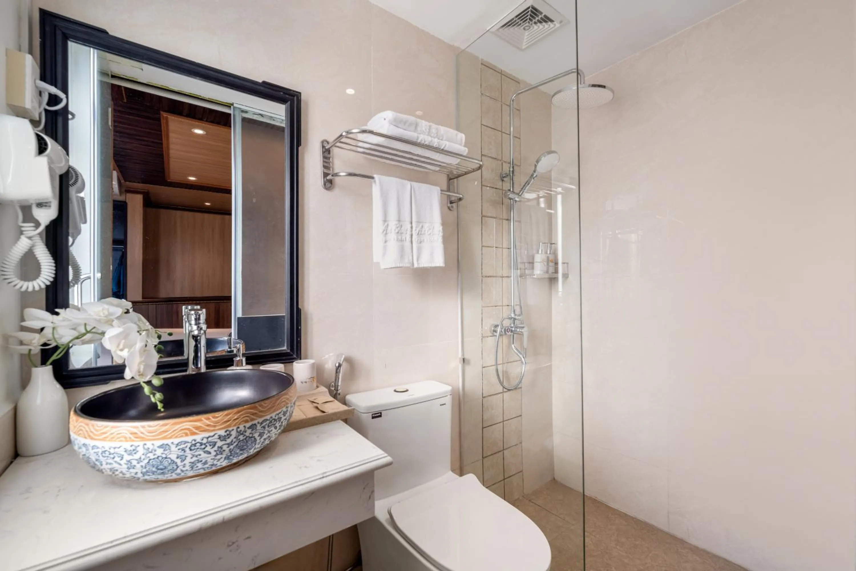 Shower in Hoi An Blue Sky Boutique Hotel & Spa