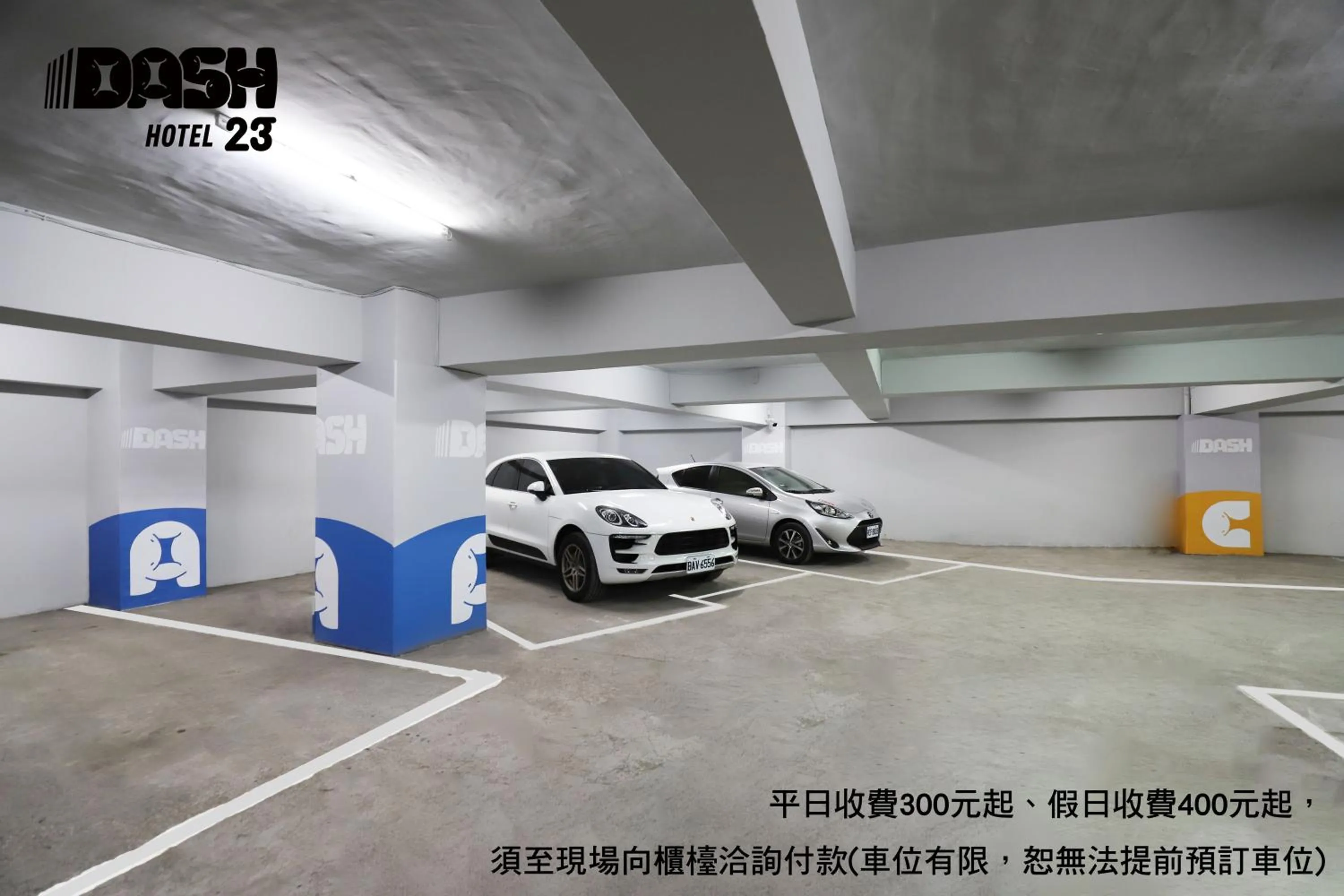 Parking in Dash 23 Hotel