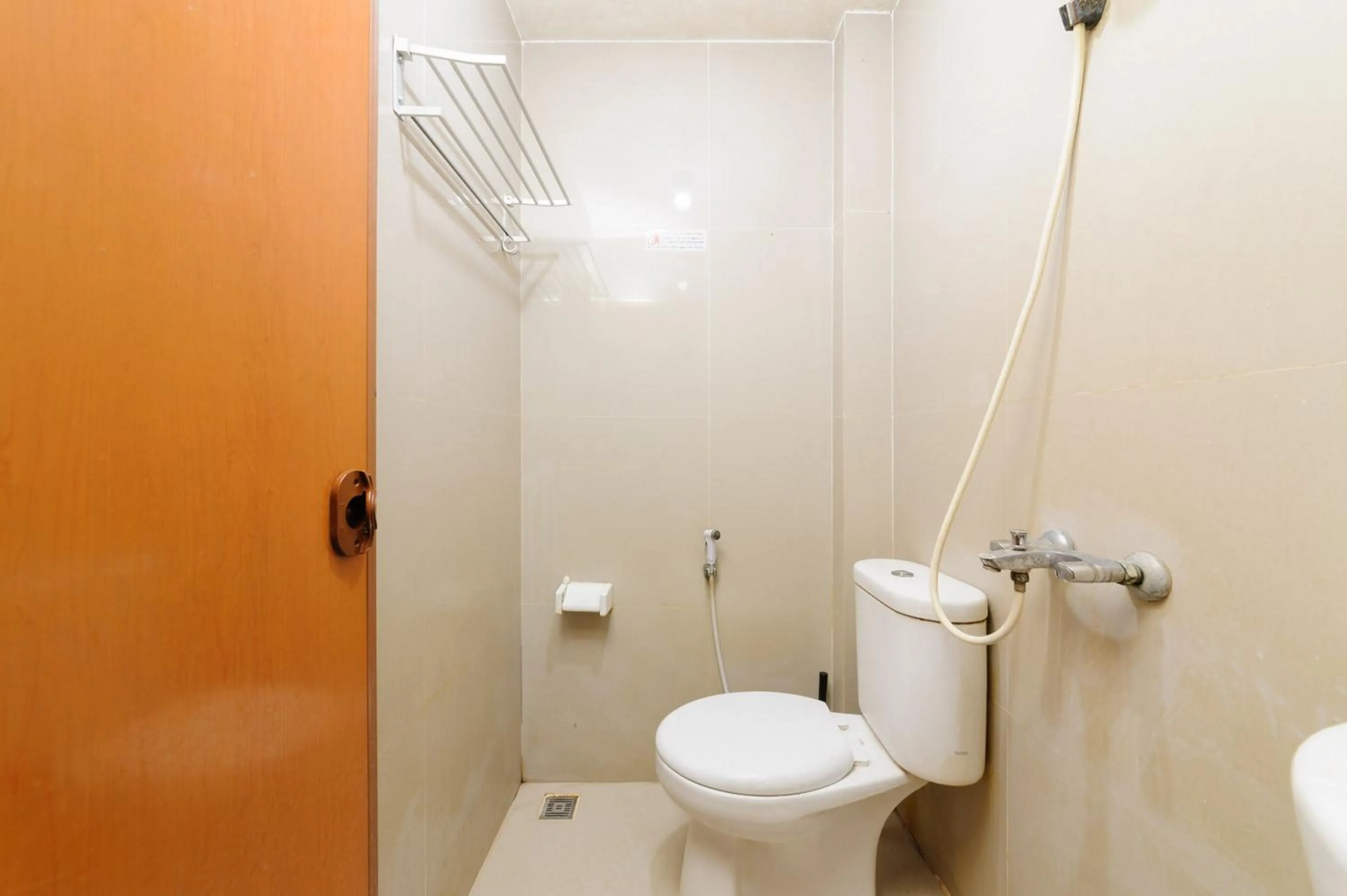 Bathroom in Urbanview Hotel Residence 446 Tanjung Duren
