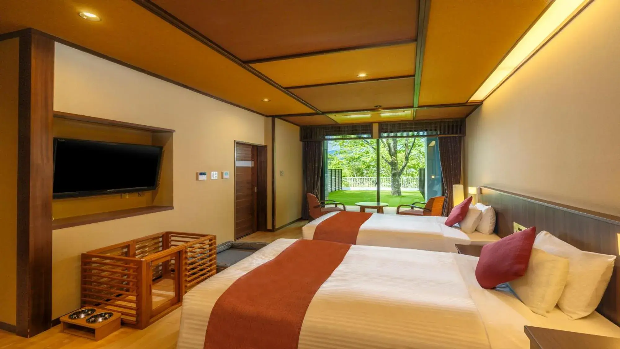 Pet Room Deluxe Suite with Garden and Blow Bath - single occupancy - Non-Smoking in KAMENOI HOTEL Ome Pet Room Deluxe Suite with Garden and Blow Bath - single occupancy - Non-Smoking in KAMENOI HOTEL Ome