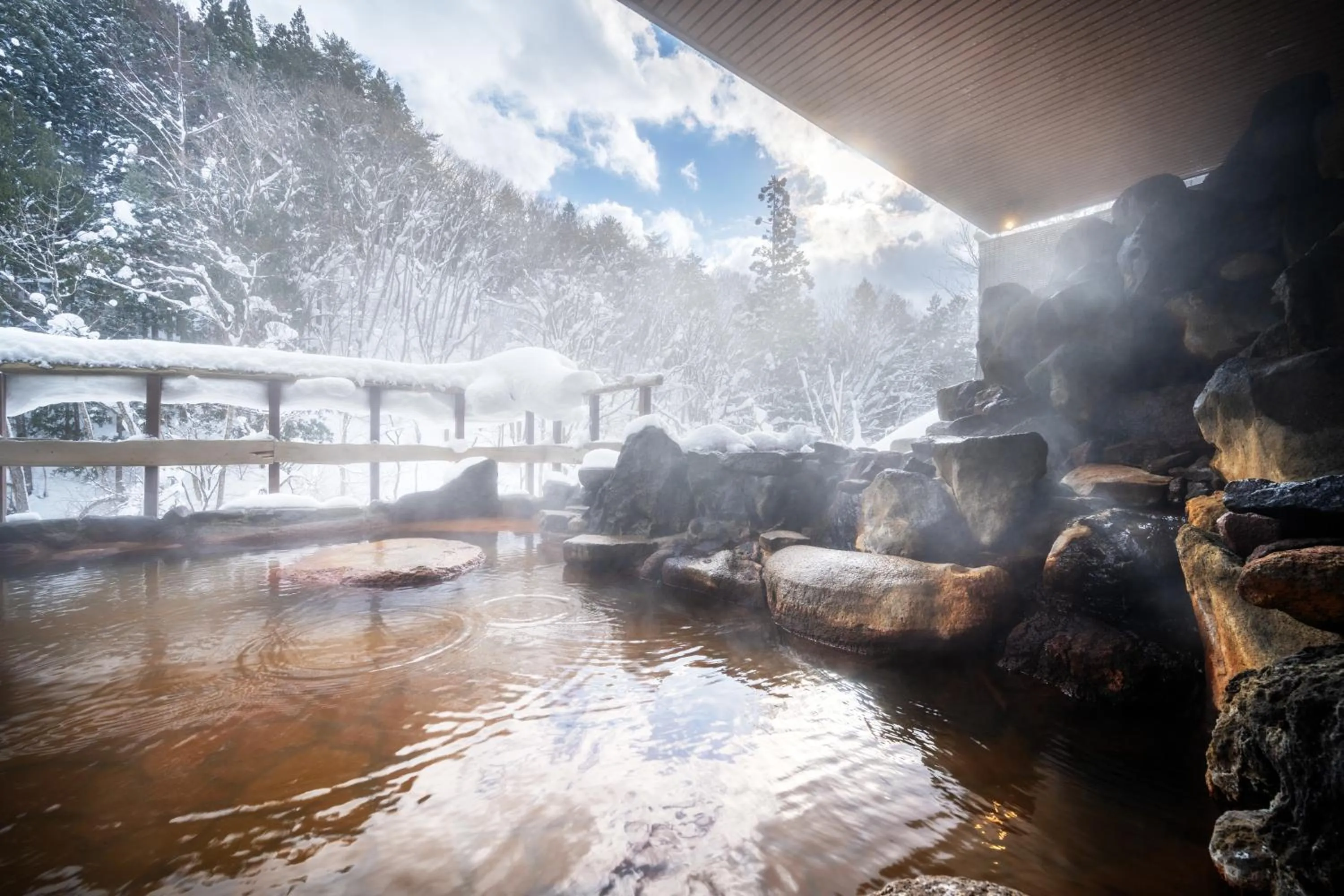 Winter in Yukemuri no Yado Inazumi Onsen