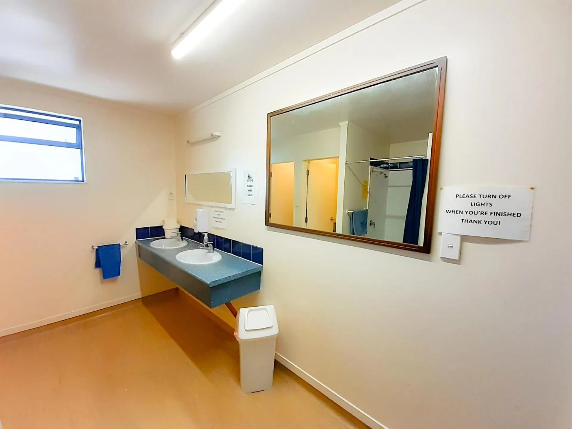 Shower in Tongariro River Retreat