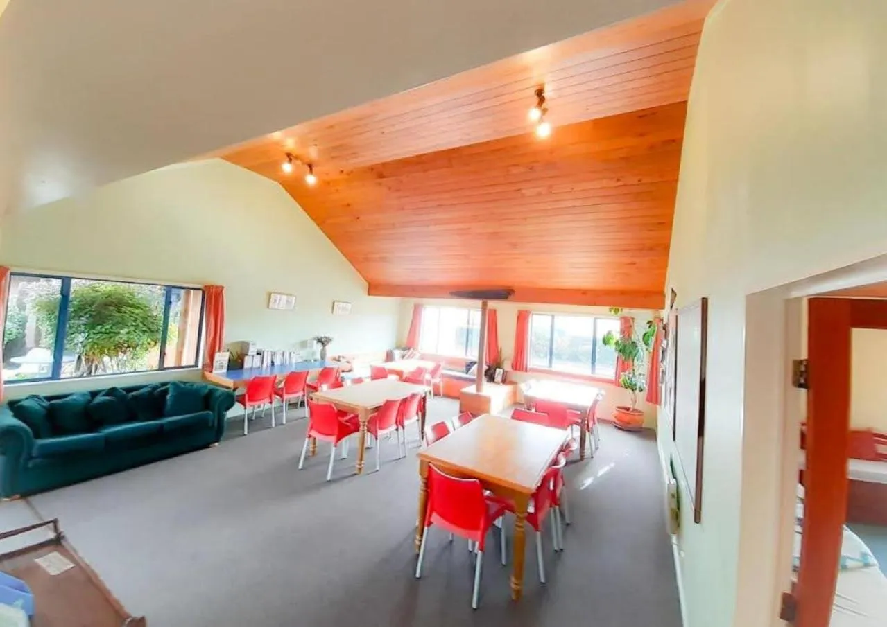 Dining area in Tongariro River Retreat