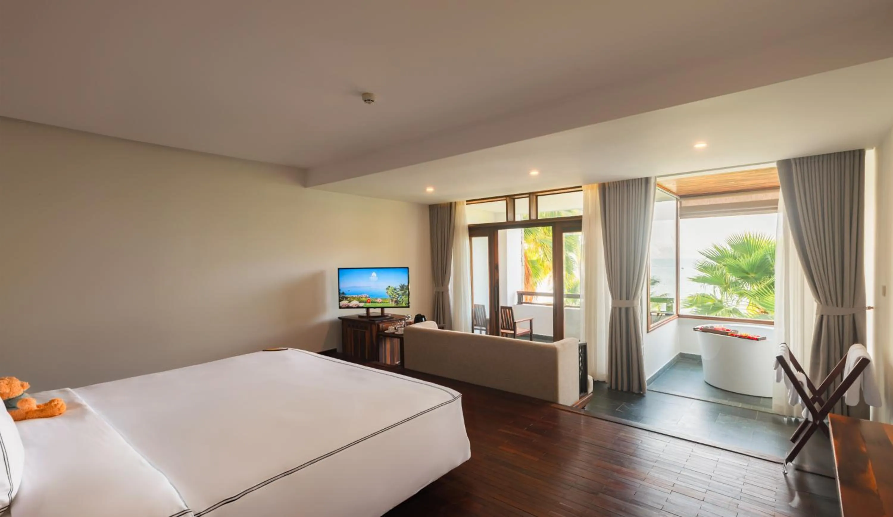 Photo of the whole room, Bed in Alibu Resort Nha Trang