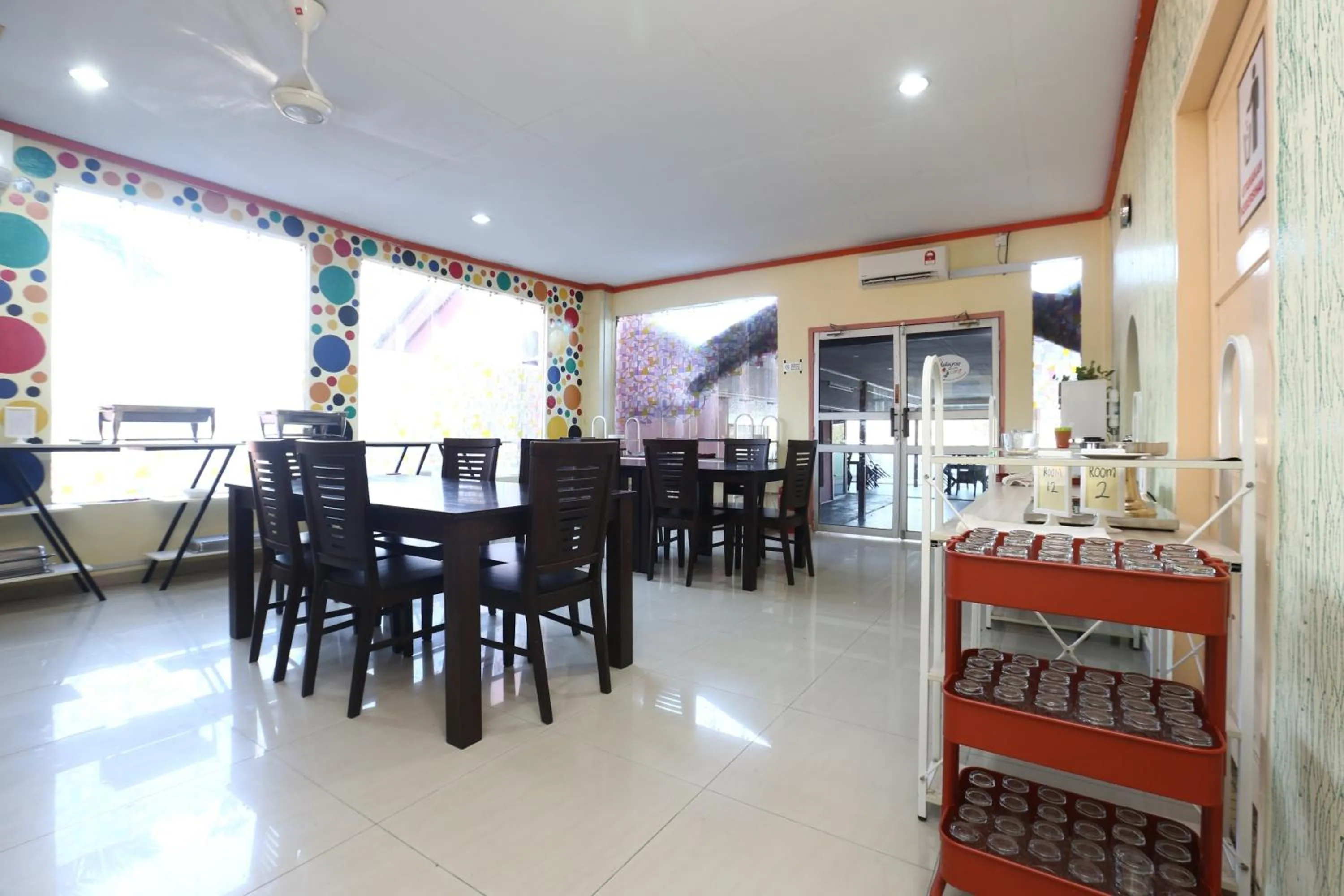 Restaurant/places to eat in Hotel O Pelangi Marang