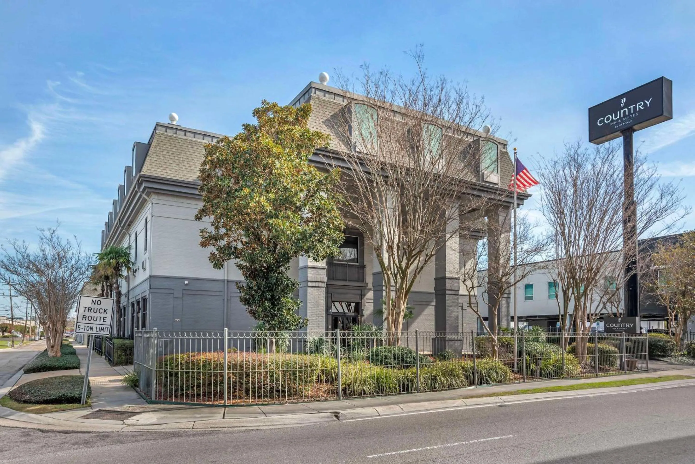 Property building in Country Inn & Suites by Radisson, Metairie New Orleans , LA