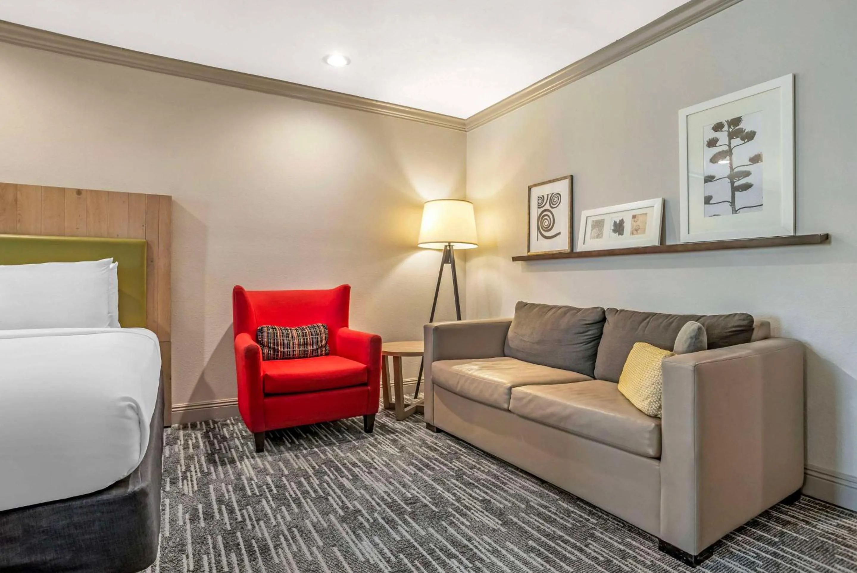 Bedroom in Country Inn & Suites by Radisson, Metairie New Orleans , LA