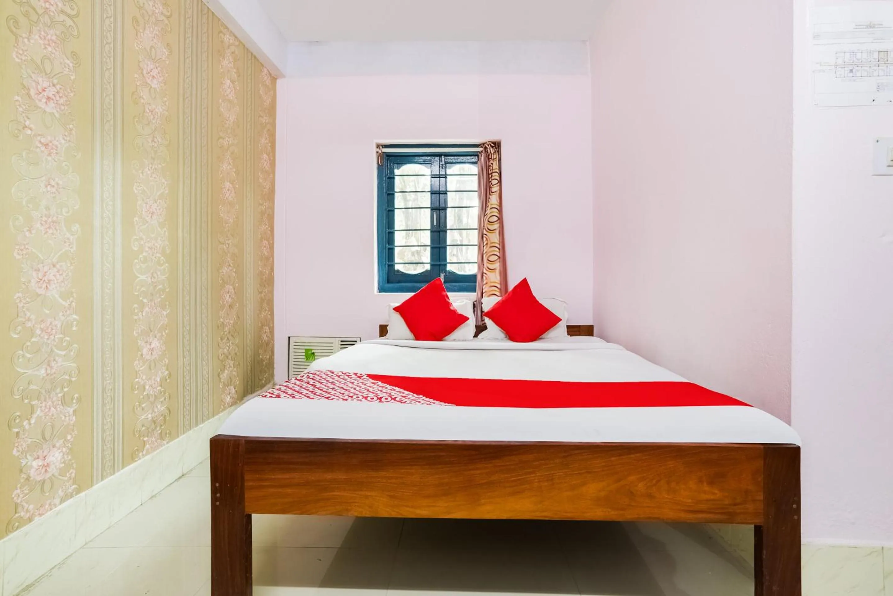 Bedroom in Hotel O Aashna