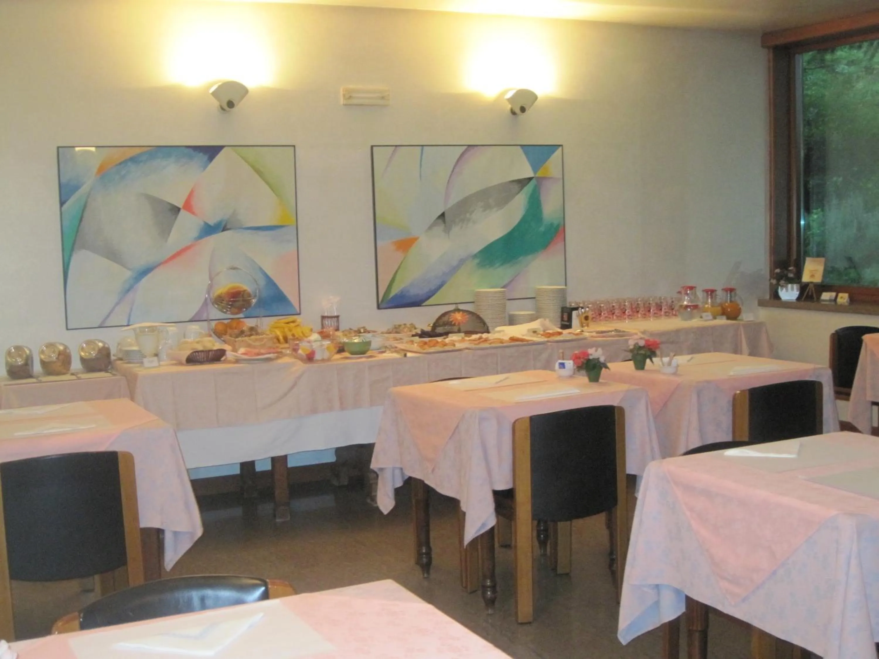 Restaurant/places to eat in Albergo Villa & Roma
