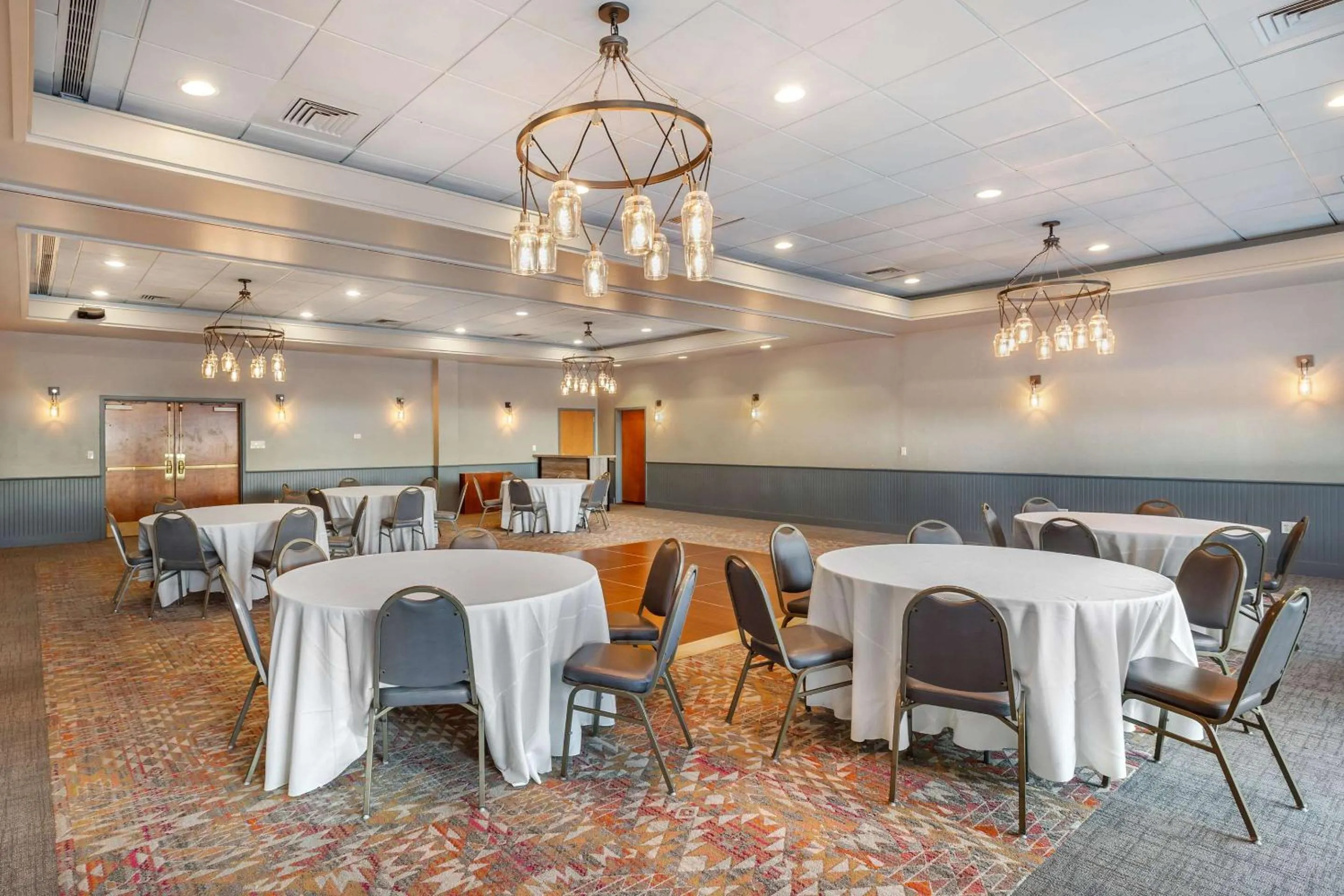 Meeting/conference room in Comfort Inn & Suites Logan International Airport