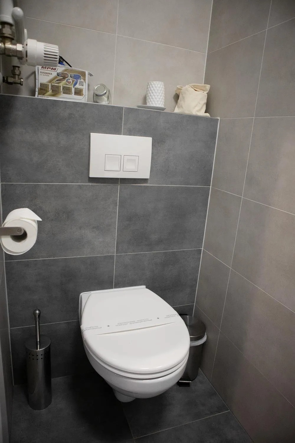 Toilet in Oak Tree Old Town Apartments