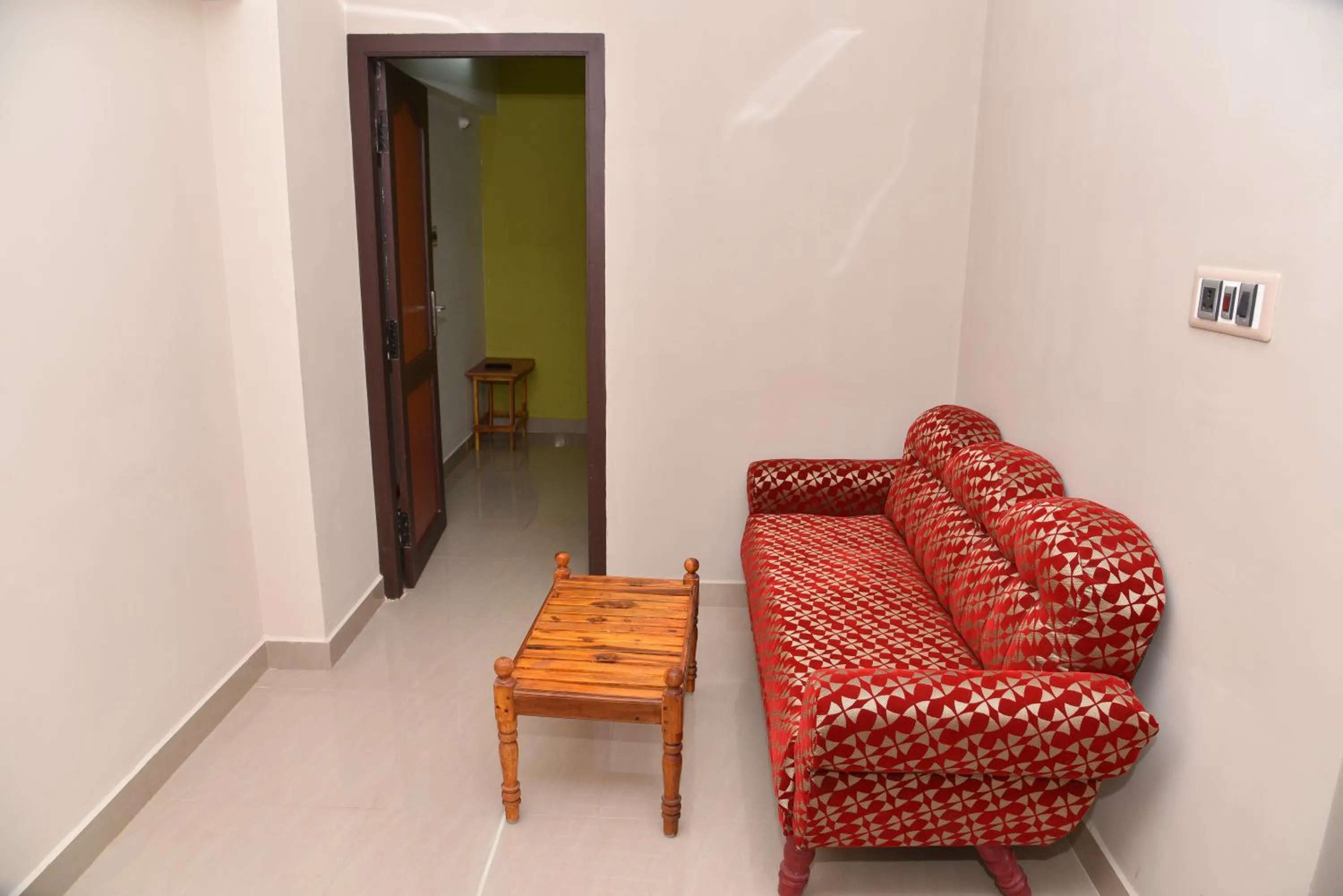 Thirumalai Home Stay - Group & Family Stay Room VL Swami Malai Temple
